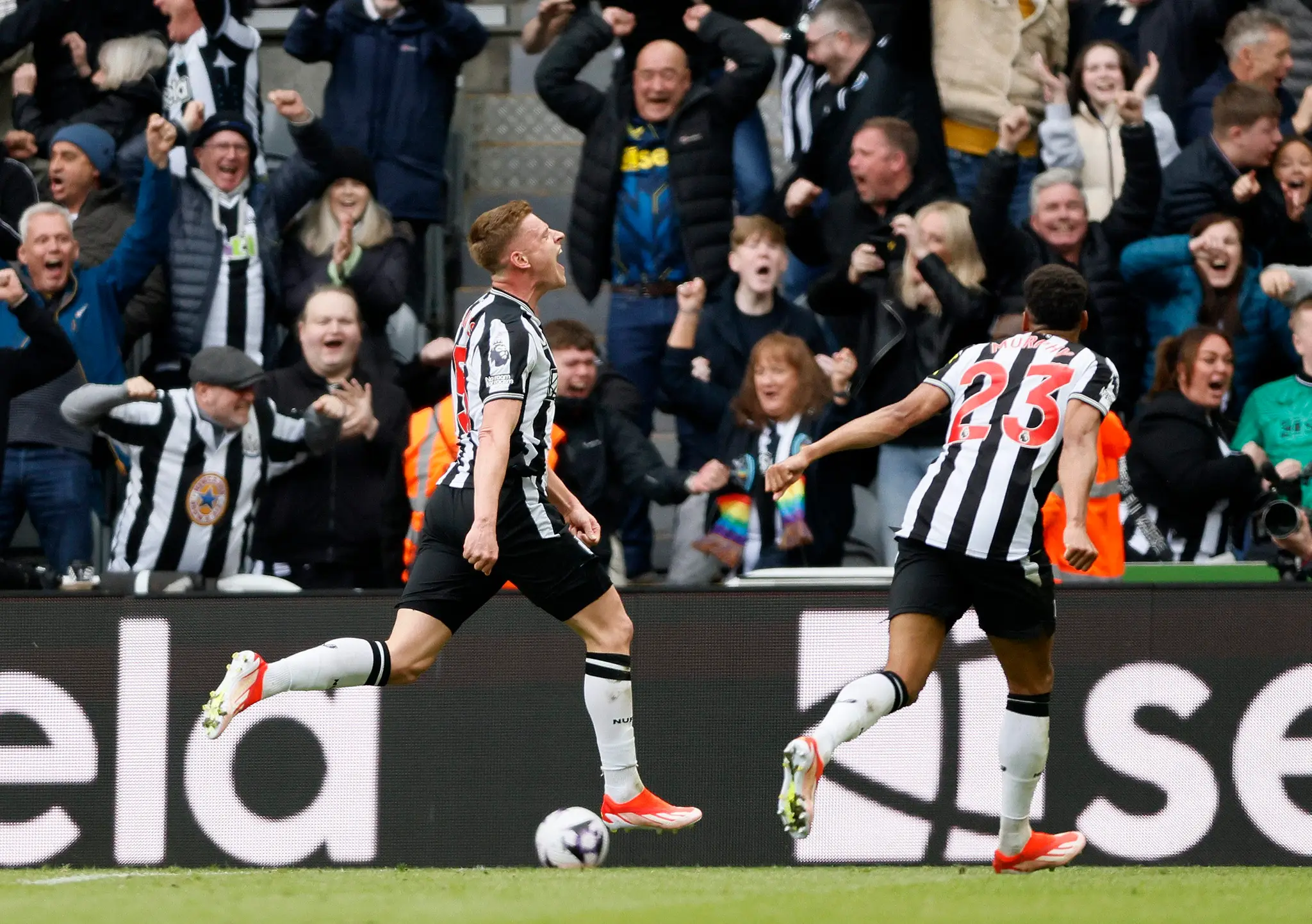 Newcastle United otočil divoký zápas.