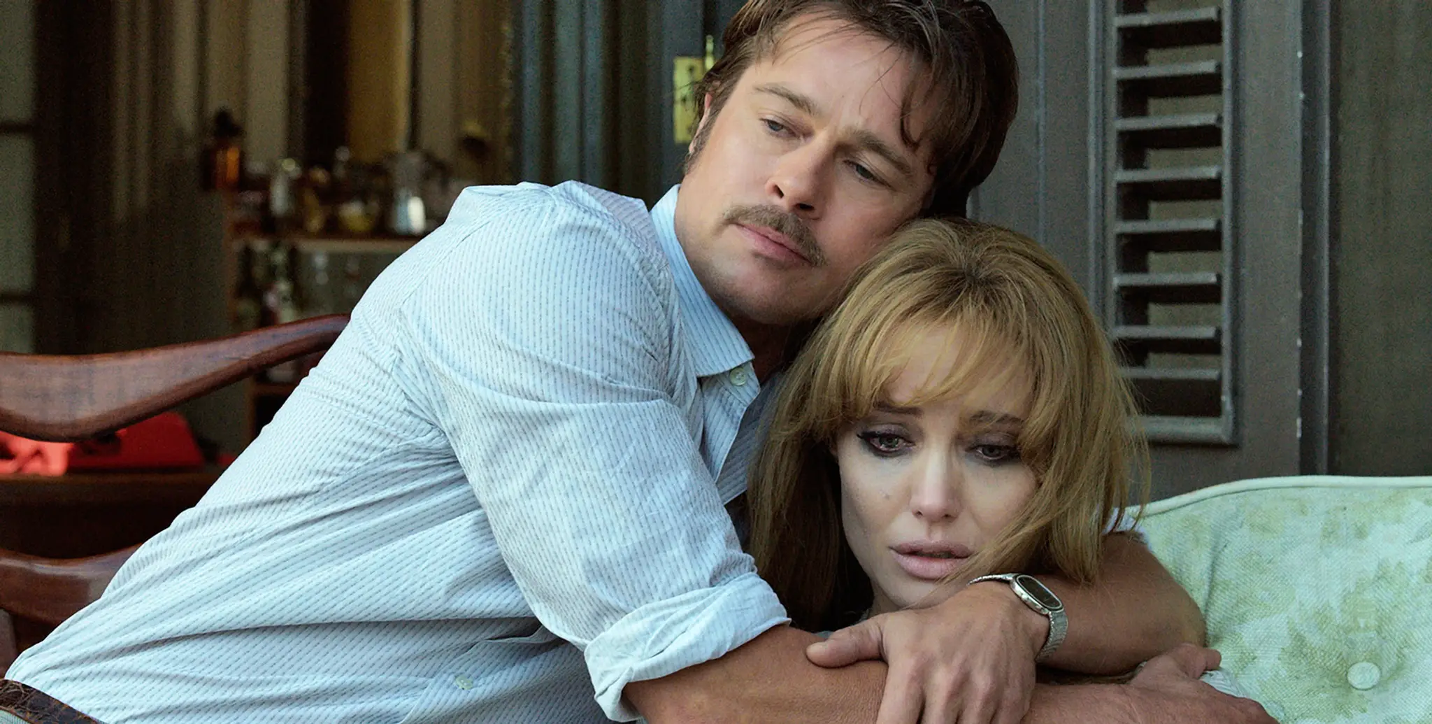 Na snímke Brad Pitt a Angelina Jolie počas scény z filmu By the Sea.