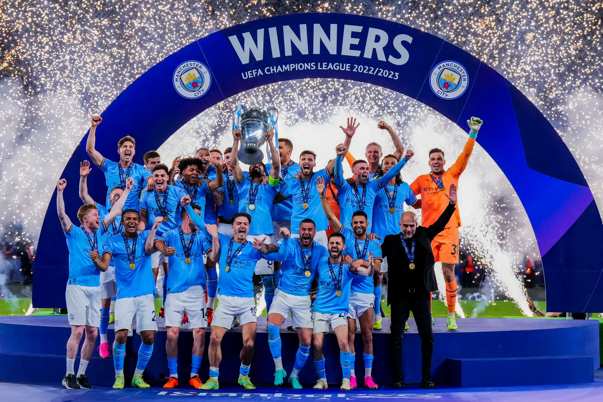 Futbalisti Manchestru City  oslavujú premiérový triumf v Lige majstrov.