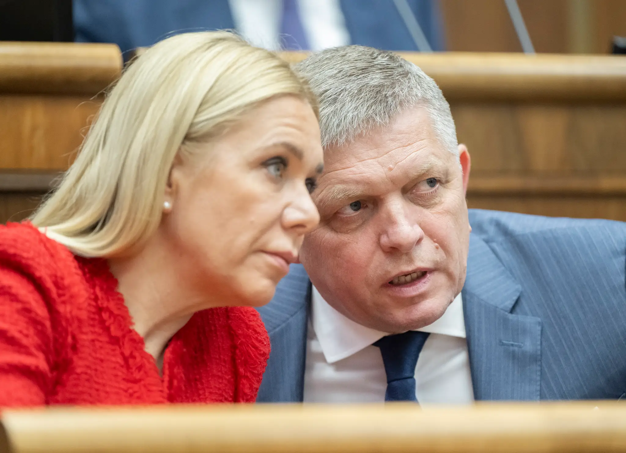 Premiér SR Robert Fico a ministerka hospodárstva SR Denisa Saková.