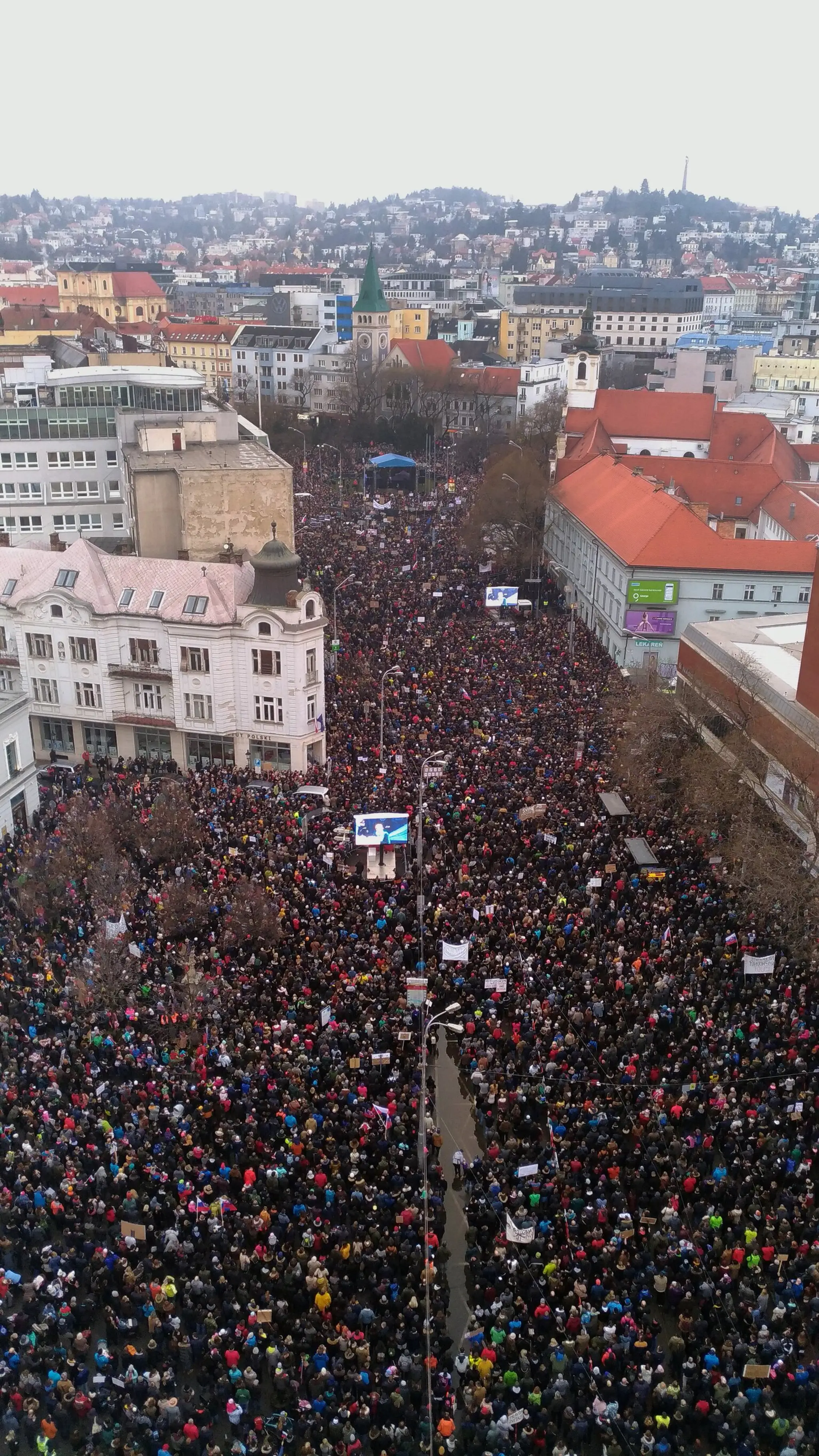 Na bratislavský protest podľa prvých odhadov prišlo 50-tisíc ľudí. 