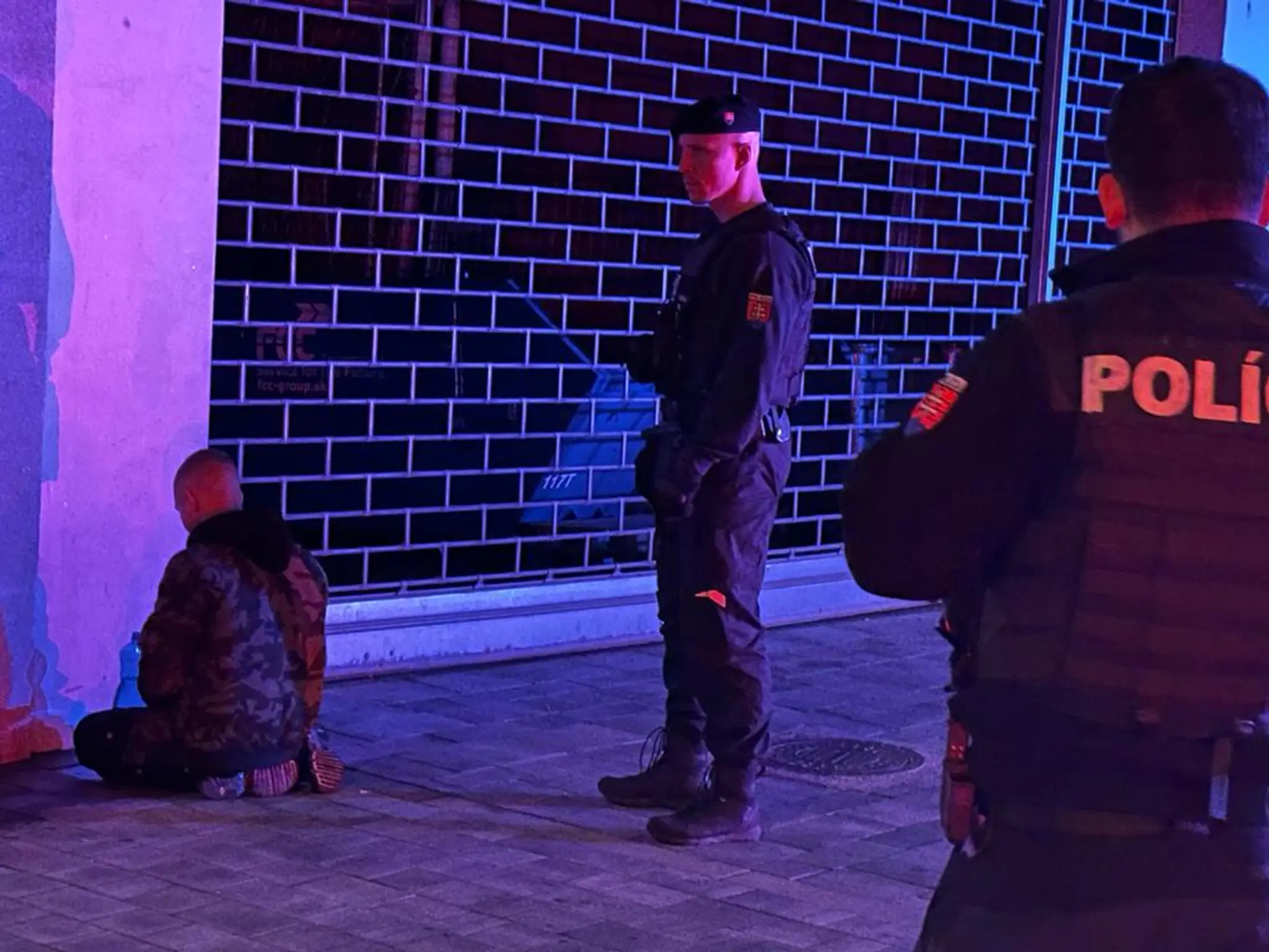 Policajti zadržali ozbrojeného muža