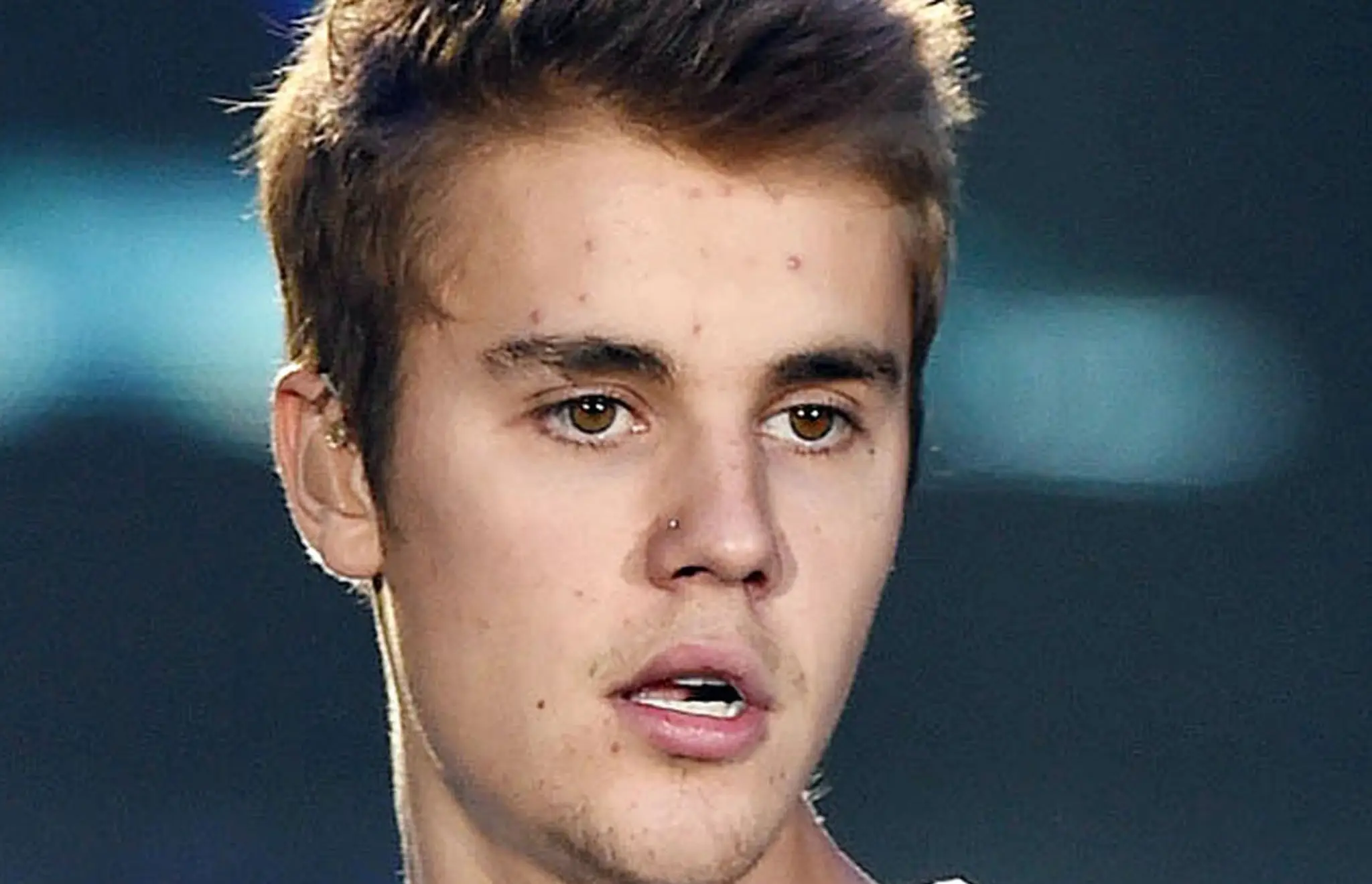 Bieber na koncertoch viac rozpráva ako spieva. Už viackrát ho vypískali
