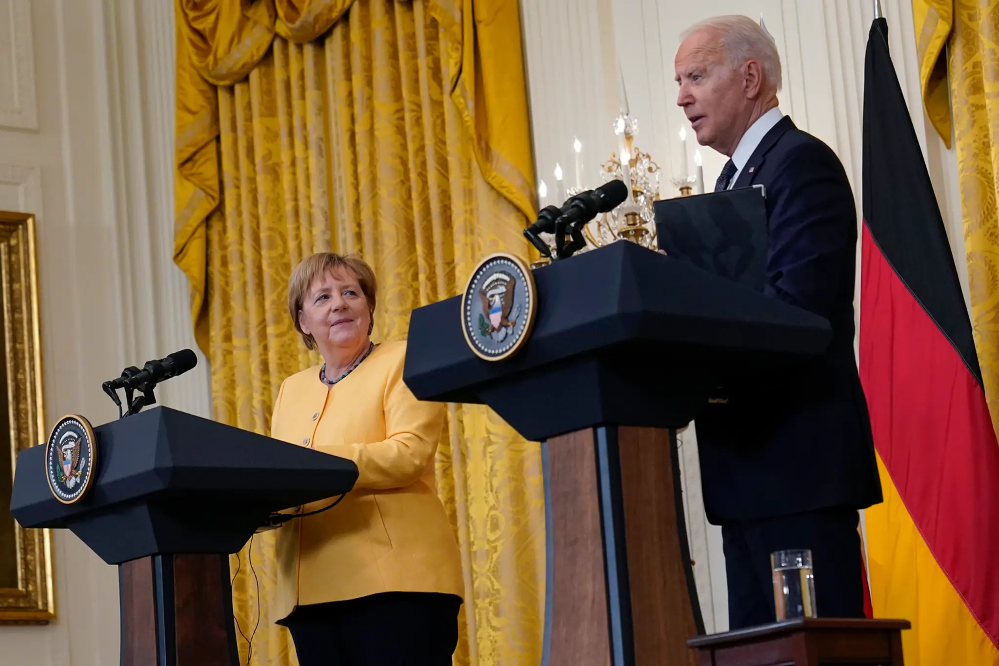 Joe Biden a Angela Merkelová.