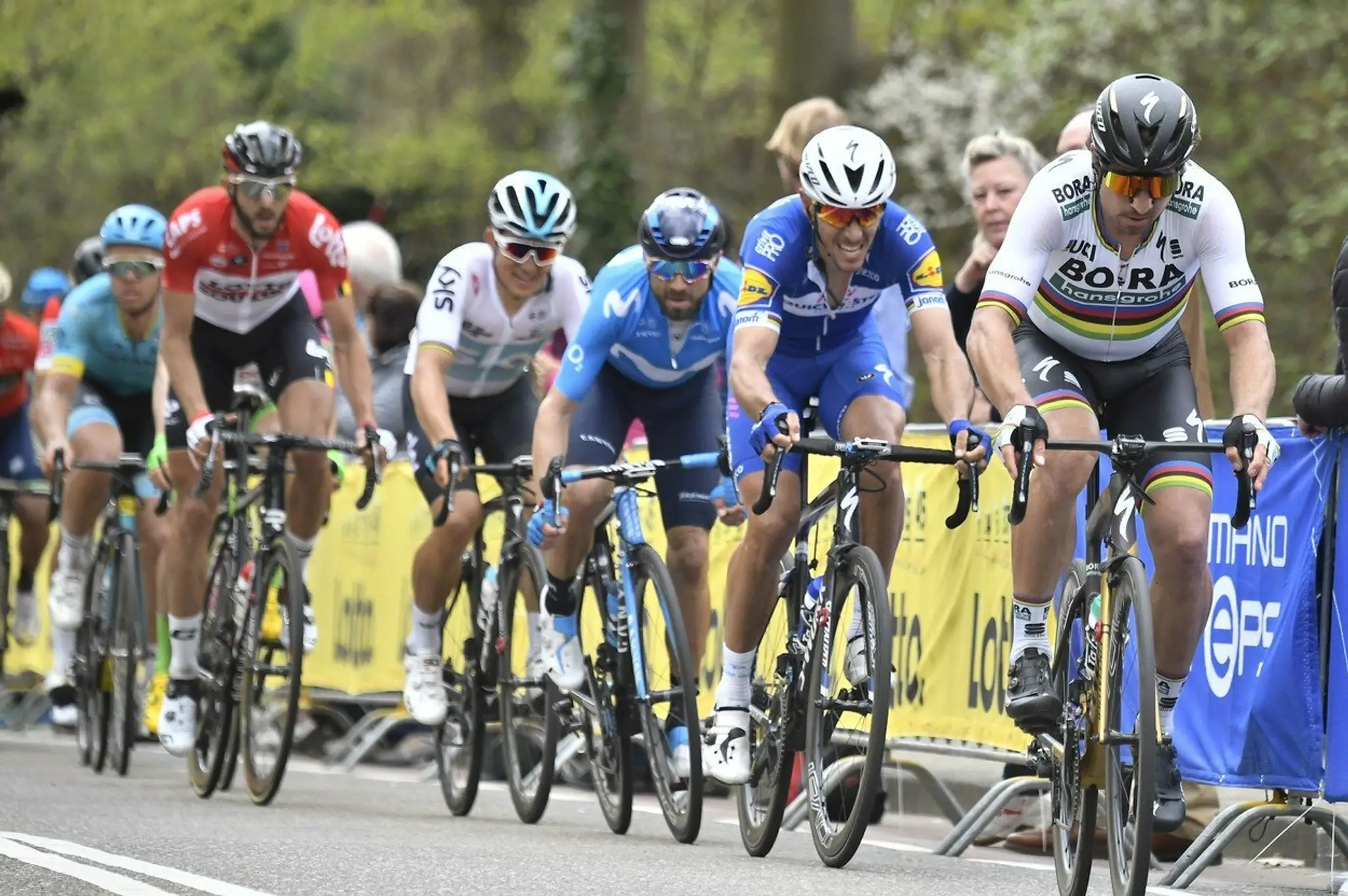 Peter Sagan na trati počas pretekov Amstel Gold Race.