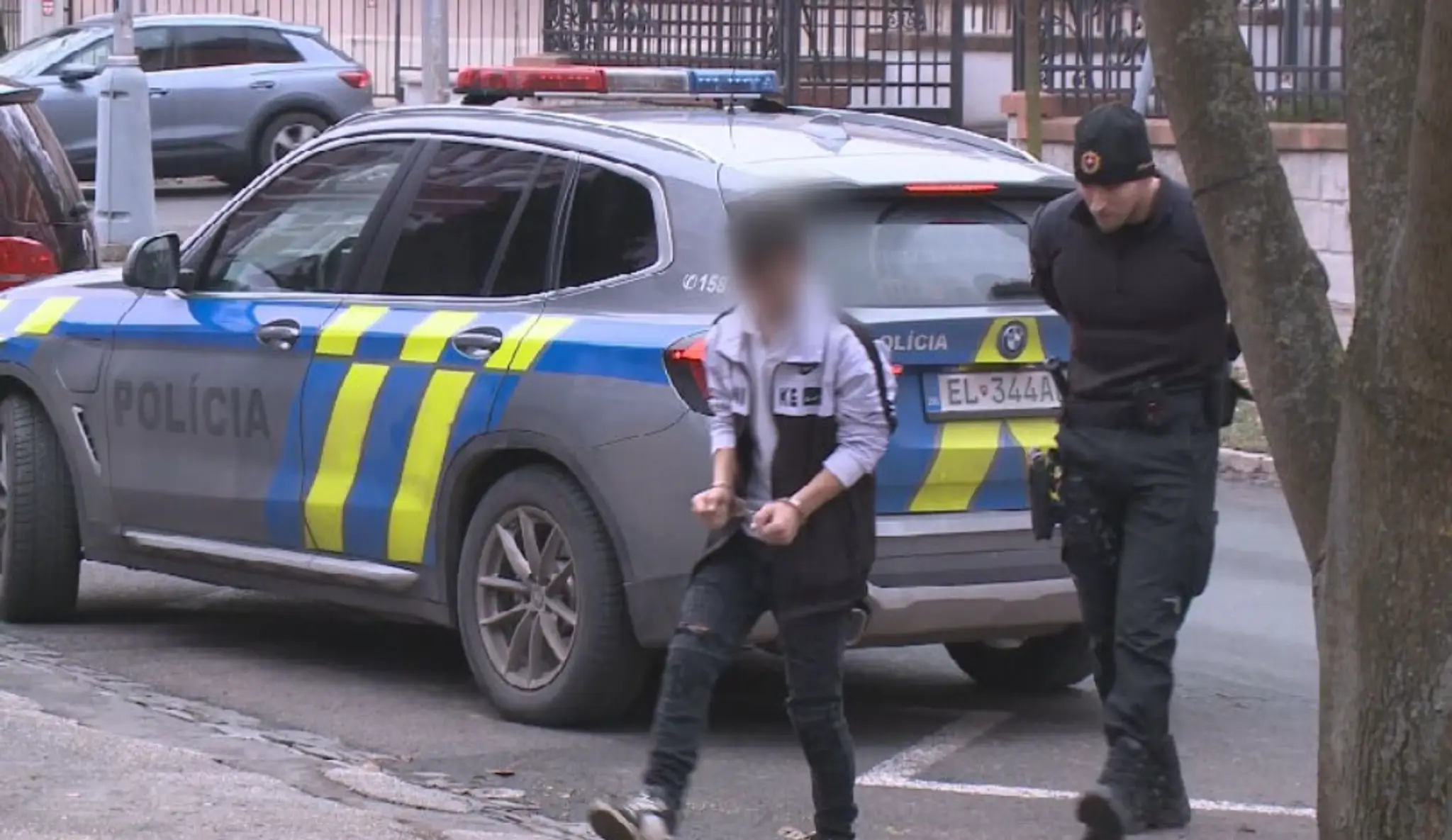 16-ročný Tomáš mal zhodiť svoju expriateľku zo skaly