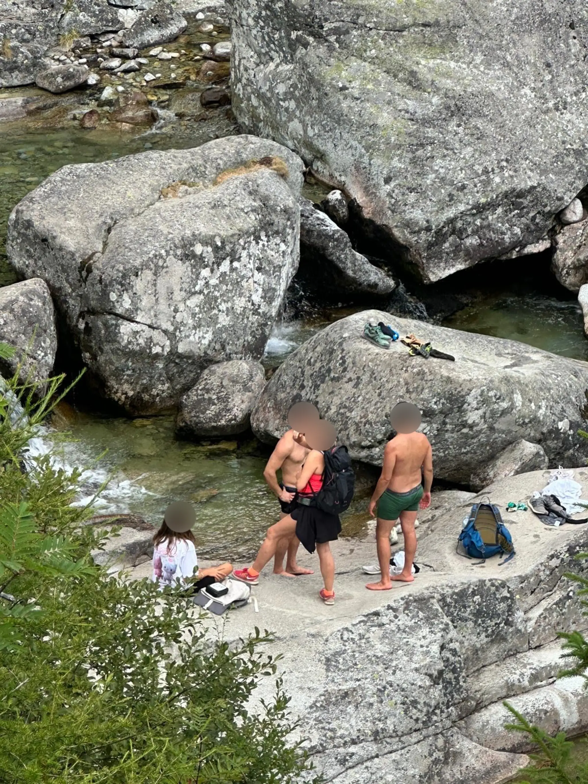 K dispozícii máme fotografie neohľaduplných turistov vo Vysokých Tatrách