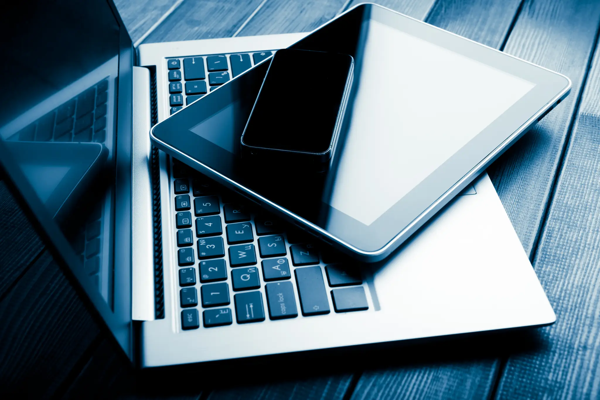 Notebook a tablet. 