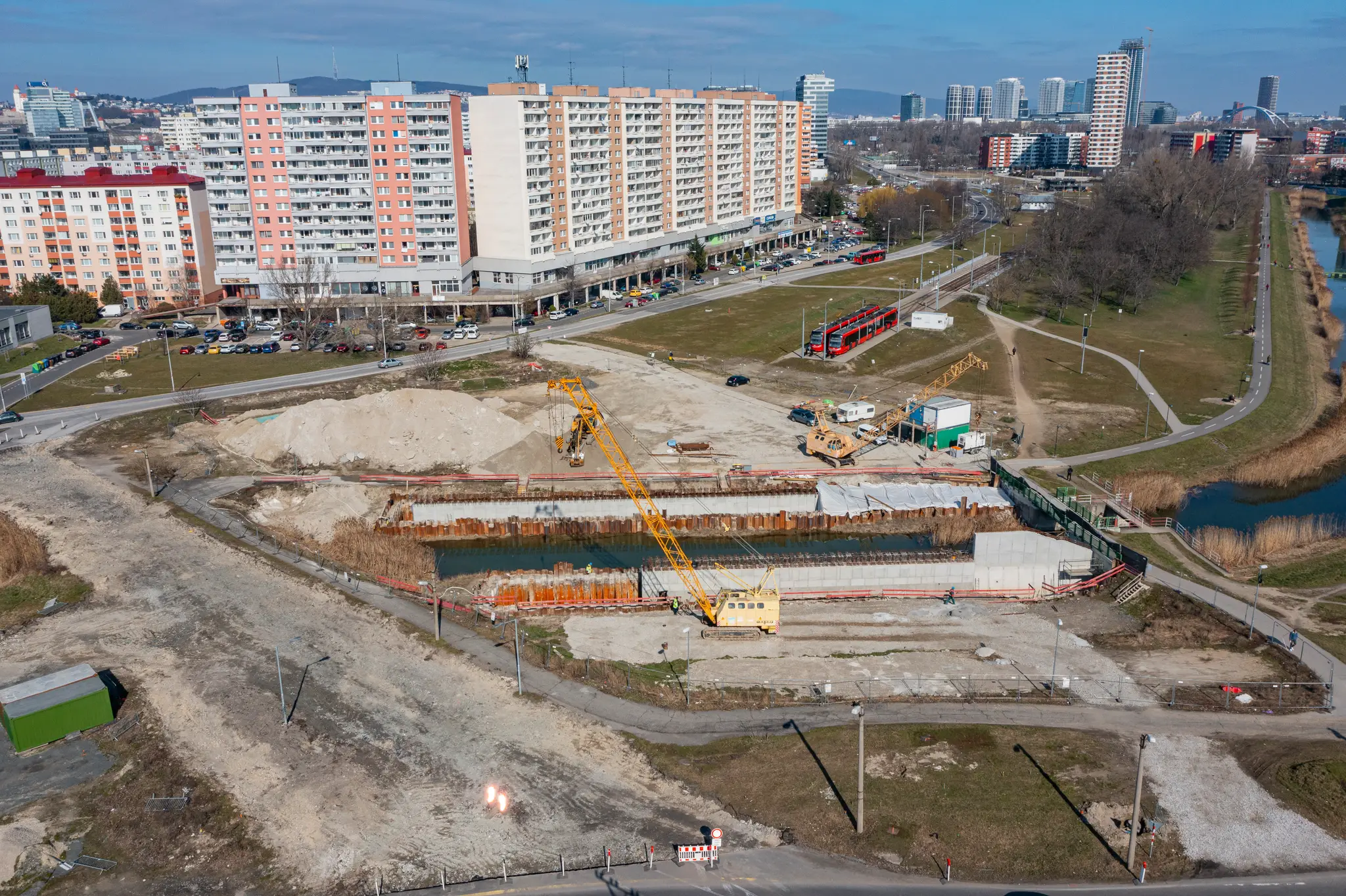 Výstavba električkovej trate do Petržalky