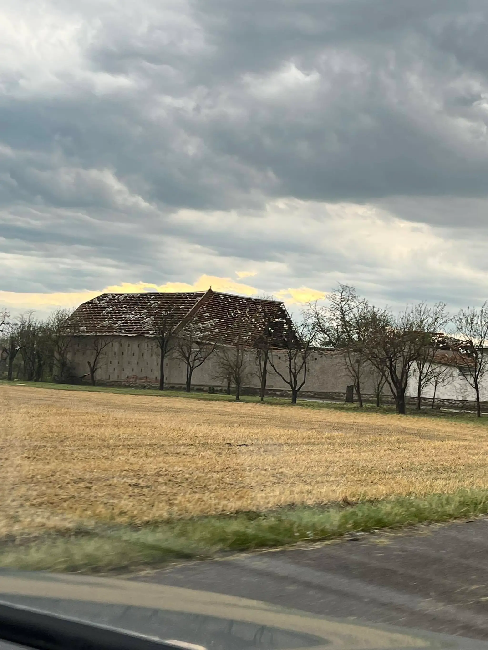 Hnojné, následky búrky. 