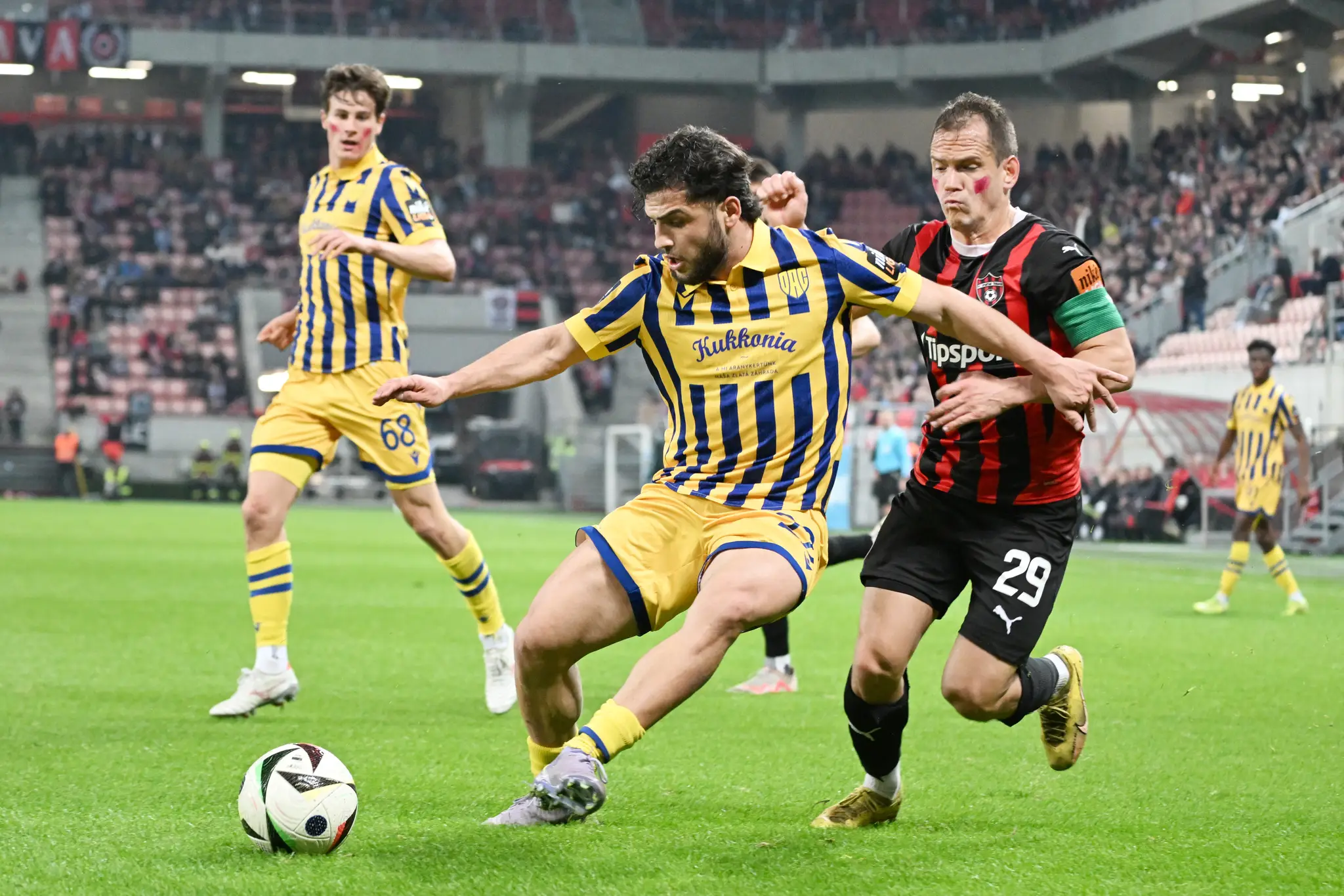 Martin Mikovič (Trnava) a Tsotne Kapanadze (DAC).