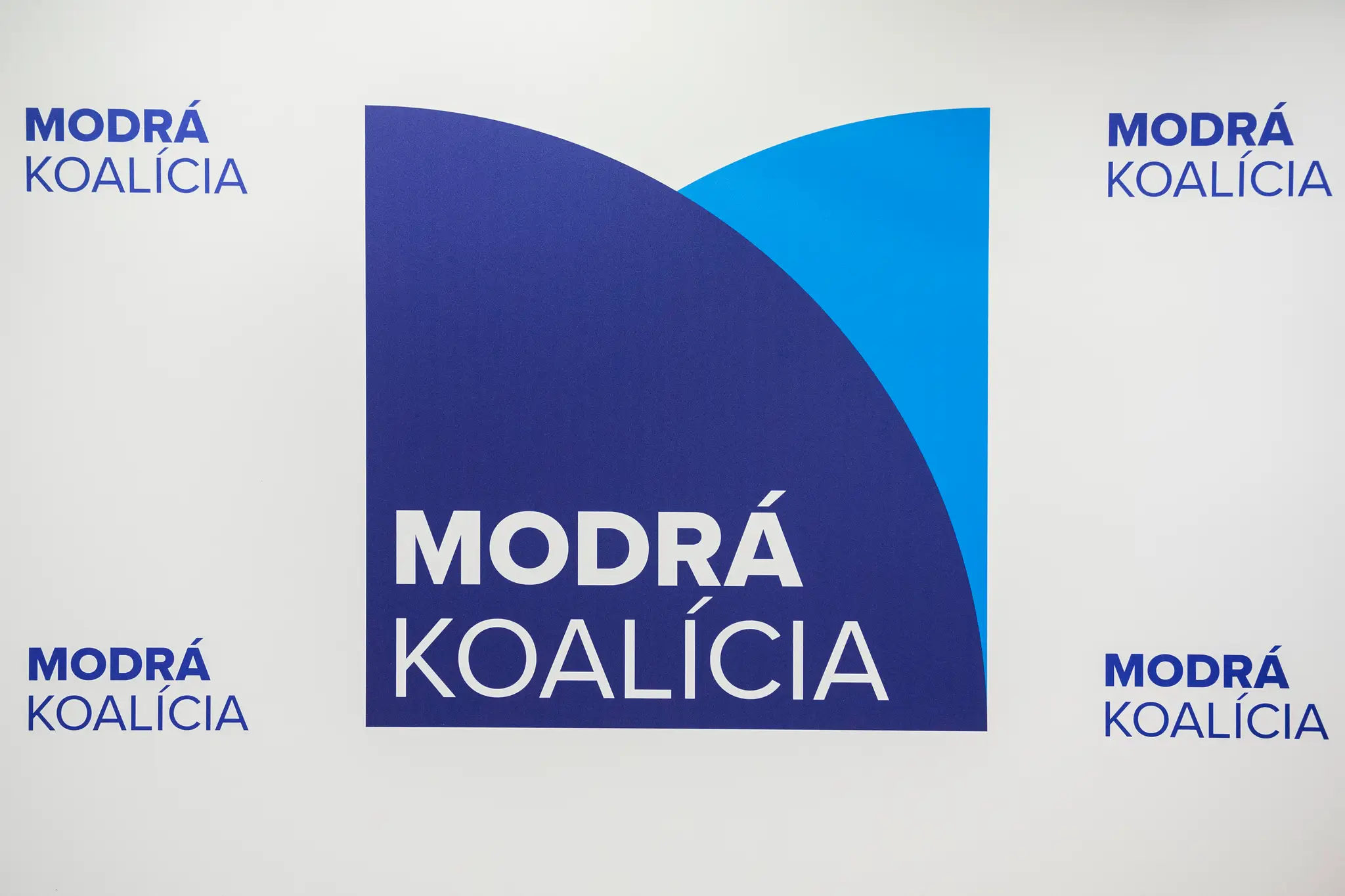 Logo Modrej koalície