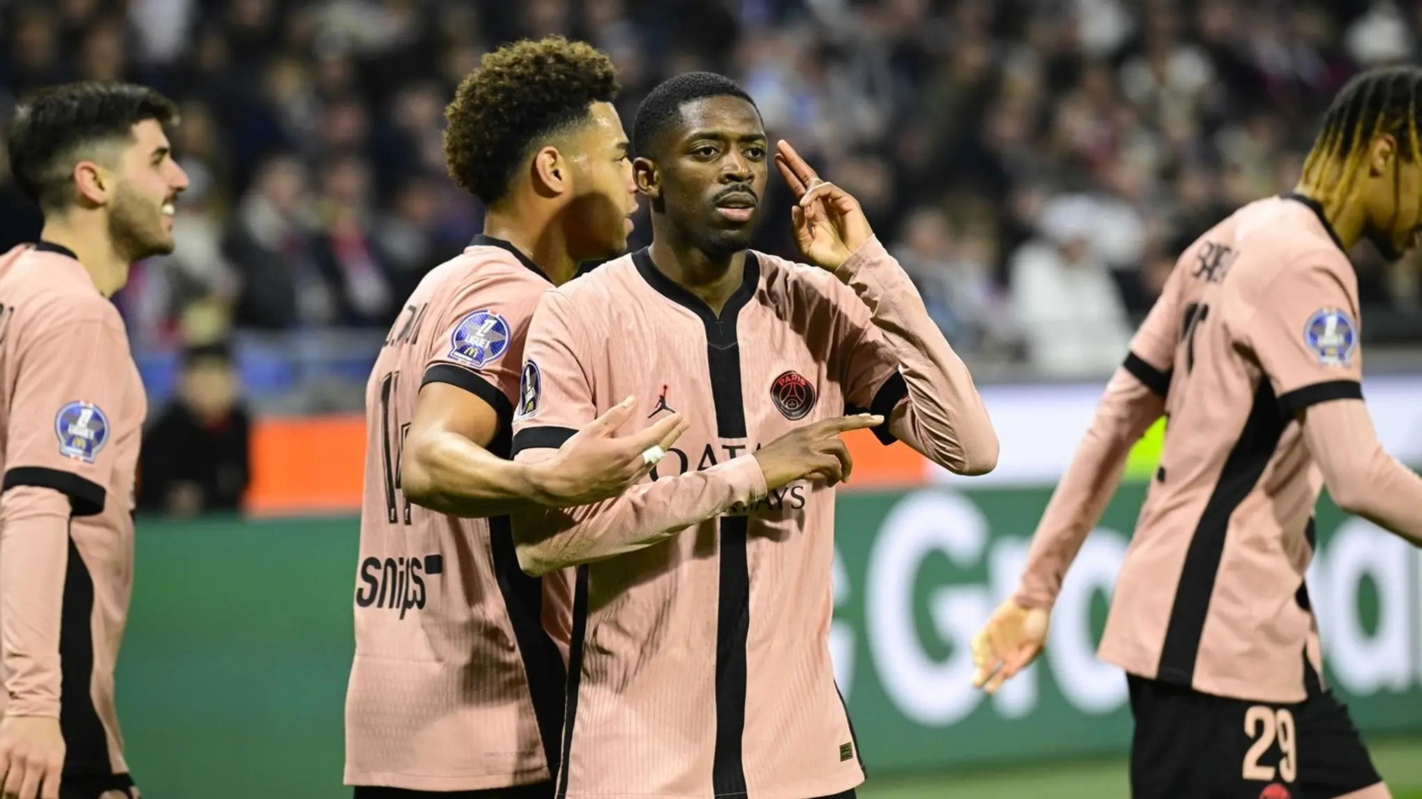 Trafil sa aj Ousmane Dembelé.