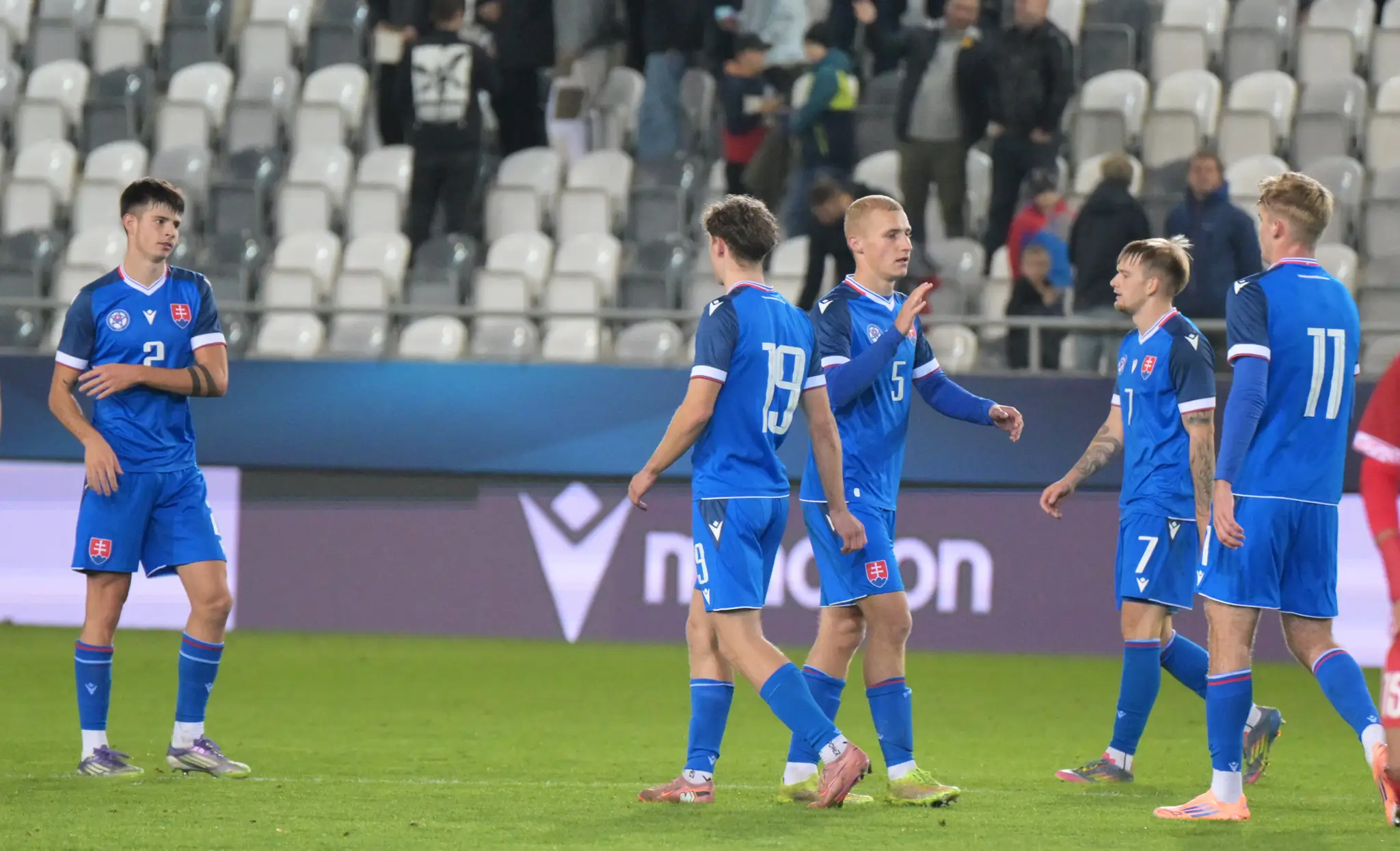 Na snímke hráči Slovenska do 21 rokov po víťazstve nad Moldavskom.