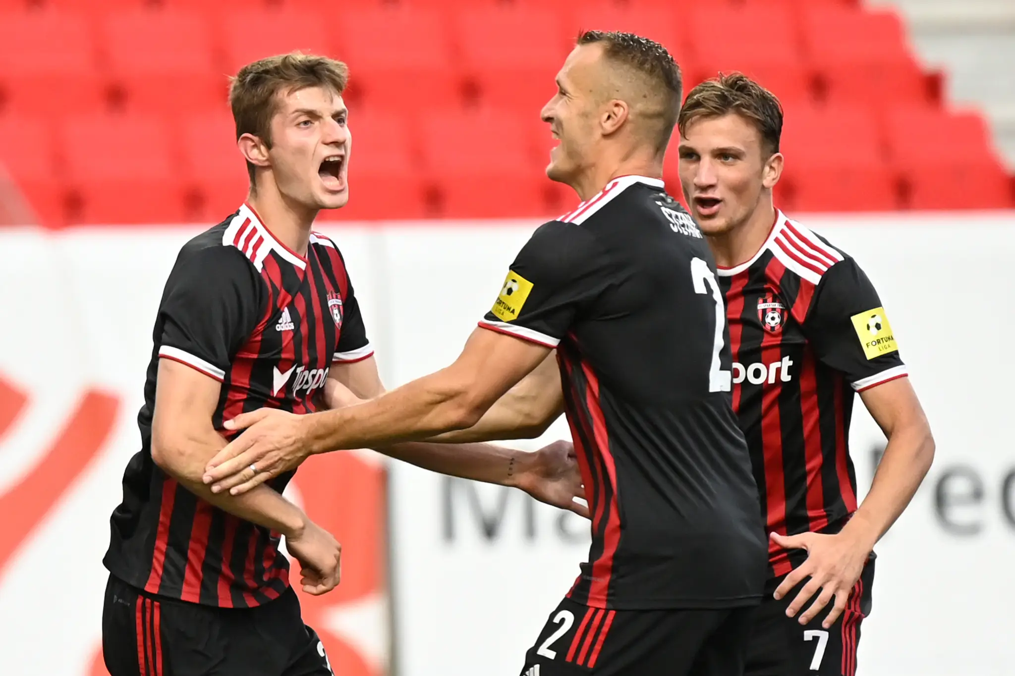 Sebastián Kóša (prvý zľava) opúšťa Trnavu.