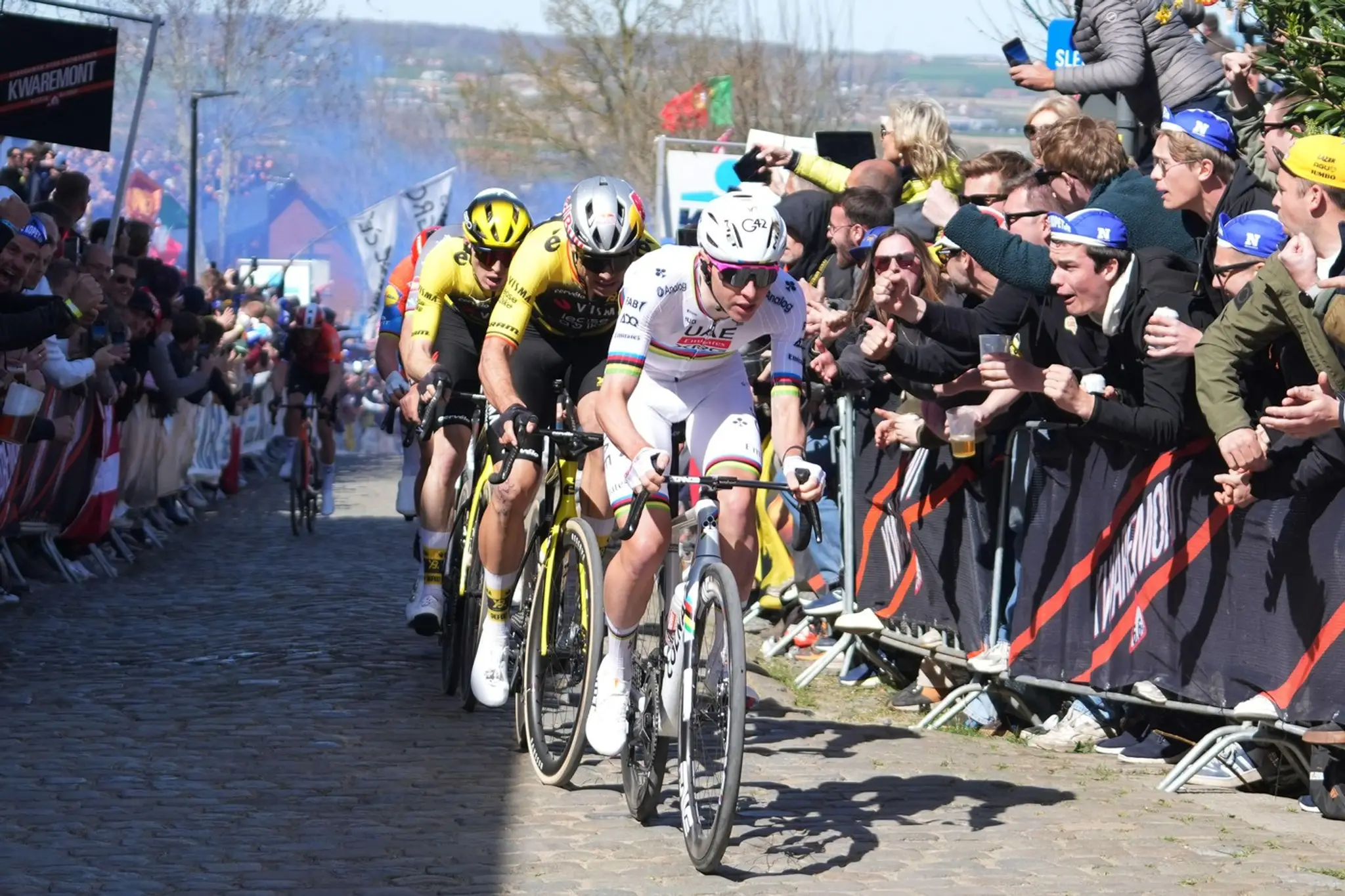 Skupina favoritov na slávnom Oude Kwaremont na Okolo Flámska