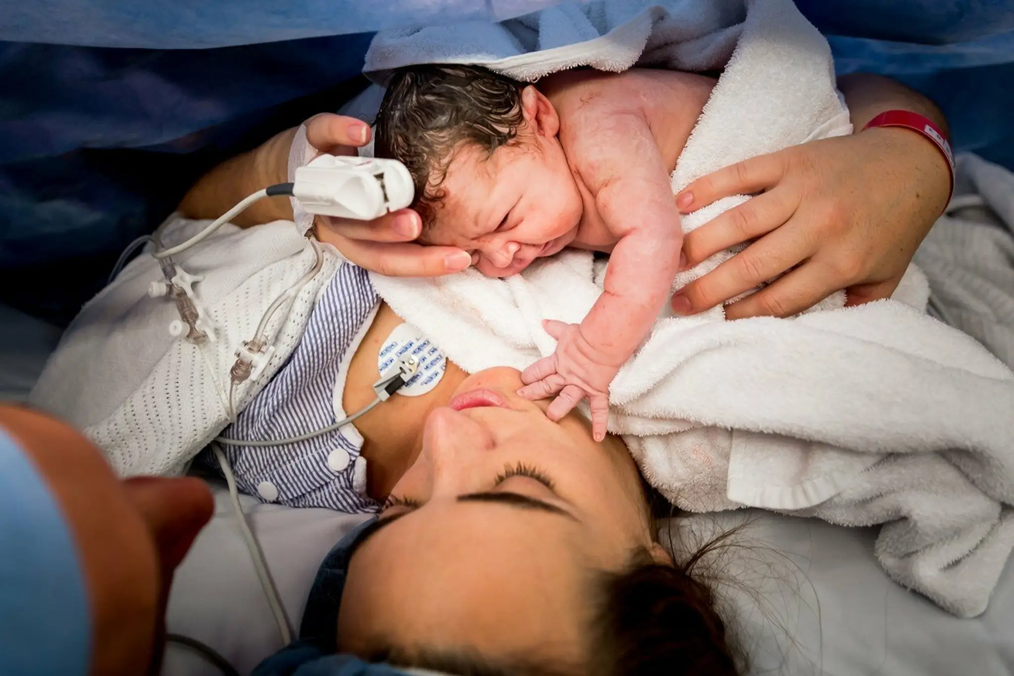 Špeciálne puto medzi mamičkou Stephanie a dcérkou Oliviou vzniklo pár minút po jej príchode na svet.