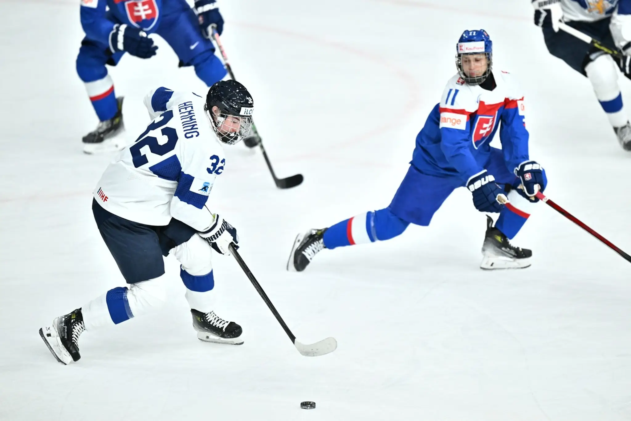 Radivojevič jedným z top obrancov MS, po faule to však s draftom vyzerá bledo. Jeho slávny otec to niesol ťažko