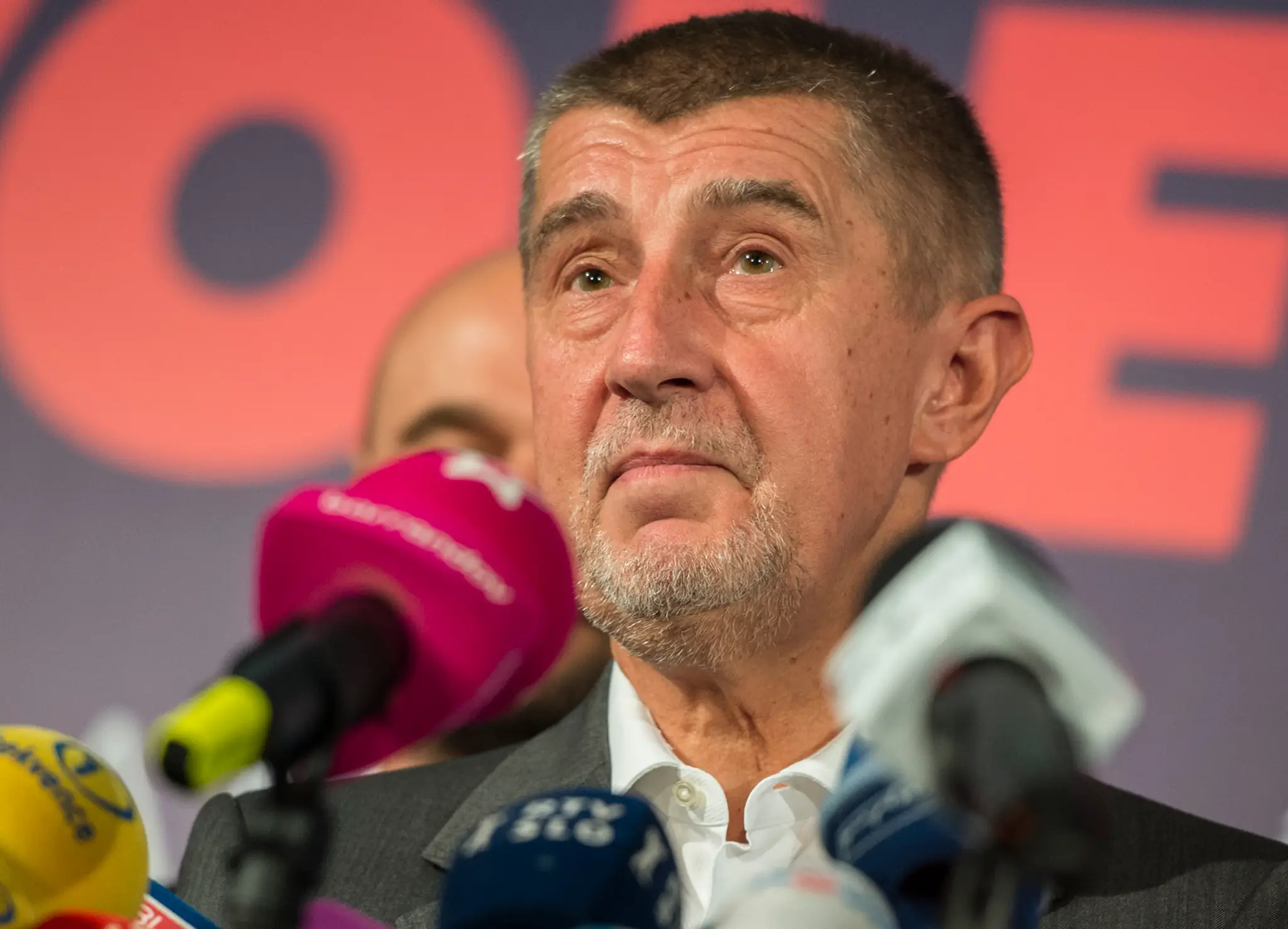 Jeme menej chleba I
