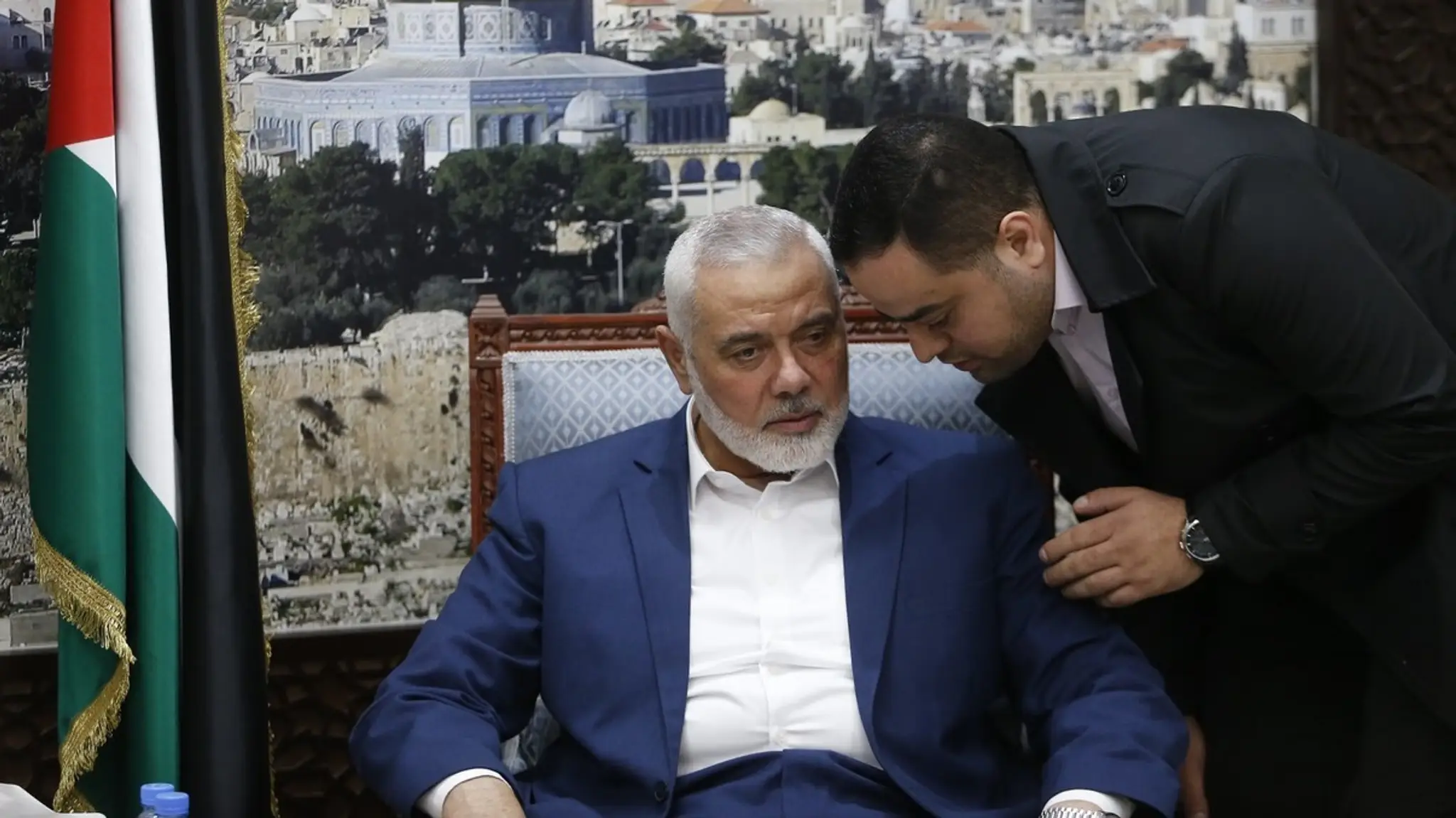 Líder militantného hnutia Hamas Ismail Haníja počas stretnutia s iránskym ministrom zahraničných vecí.