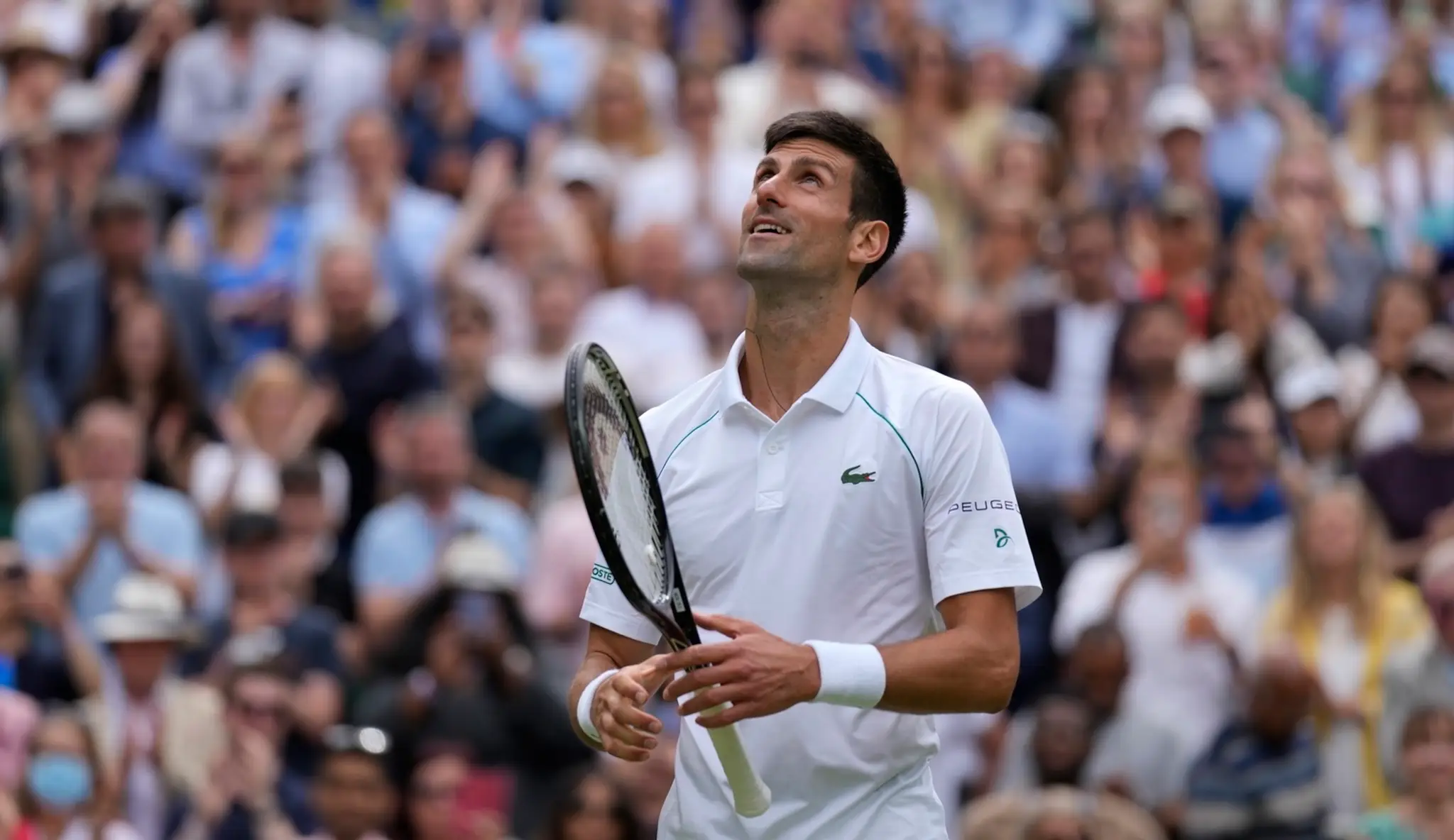 Novak Djokovič sa na Wimbledone prebojoval už do štvrťfinále.