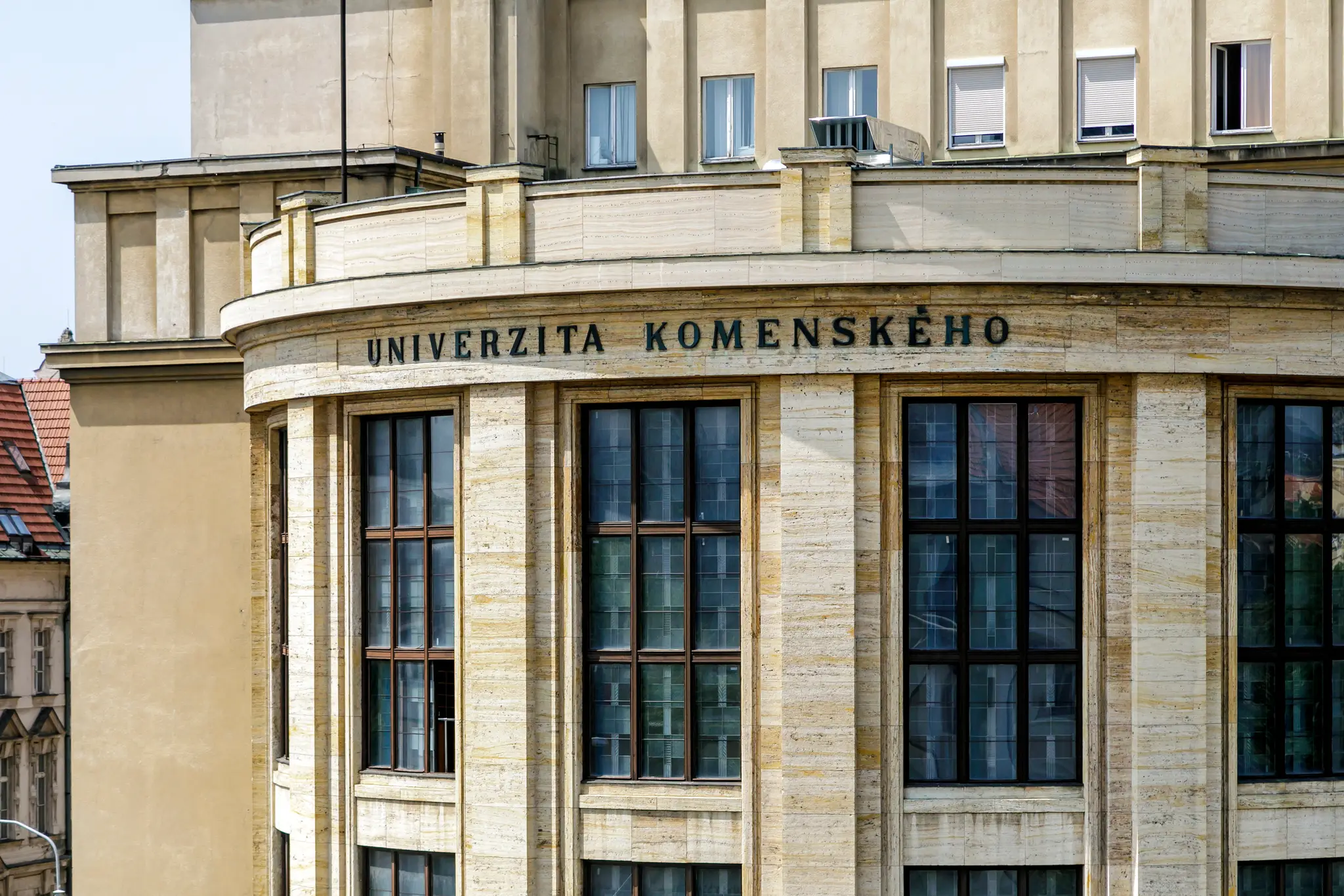 Budova Univerzity Komenského na Šafárikovom námestí v Bratislave