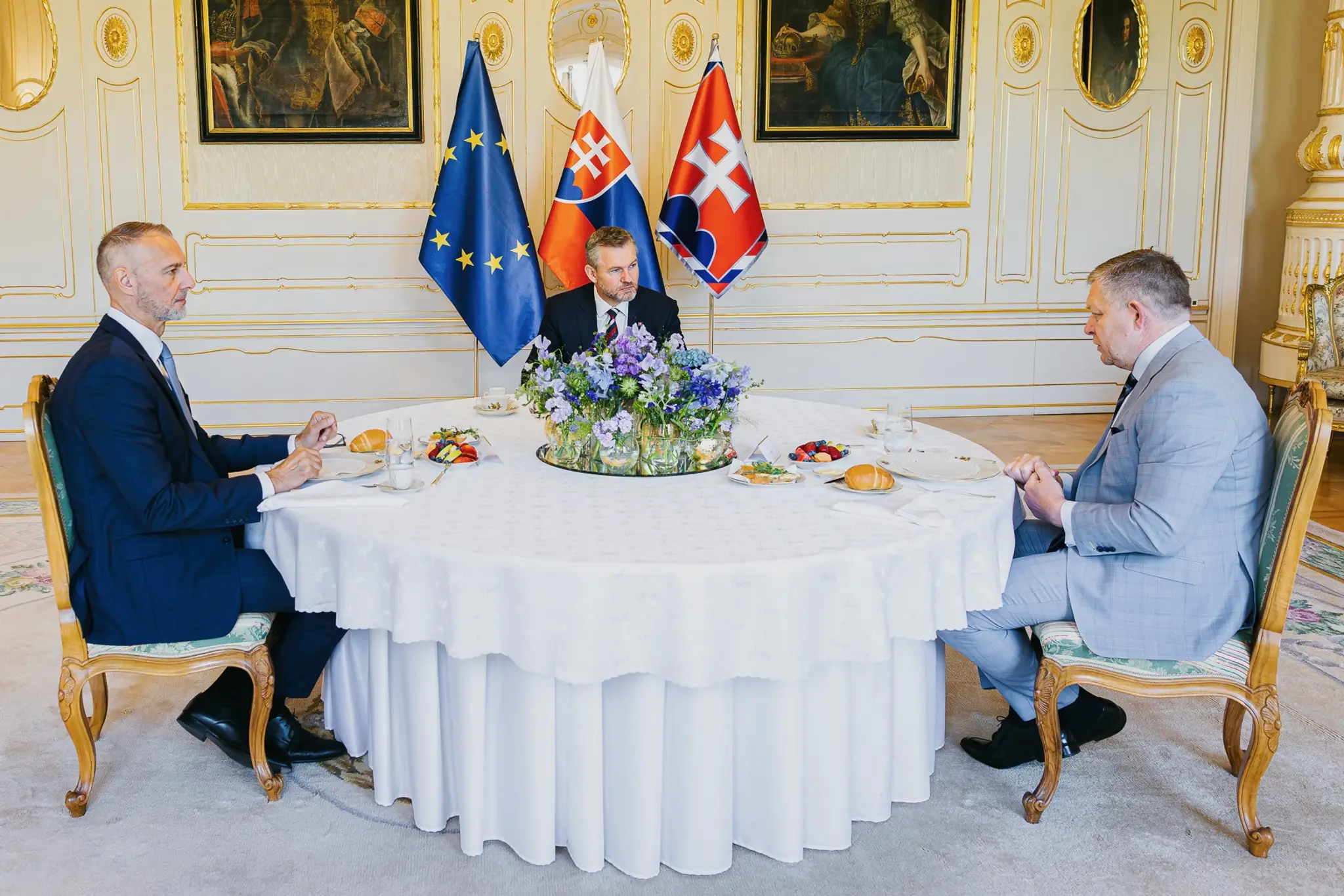 Stretnutie troch najvyšších ústavných činiteľov