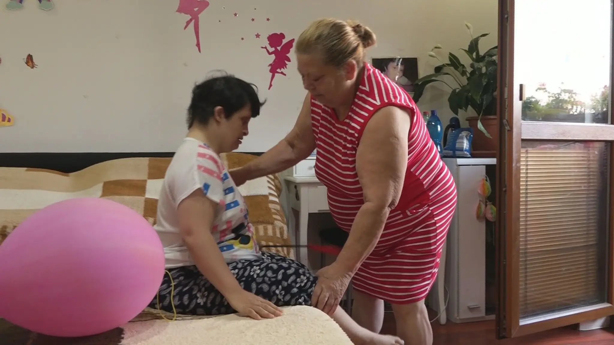 Zdravotnícku pomôcku, ktorú  chorej žene odporučil rehabilitačný lekár, poisťovňa zamietla.
