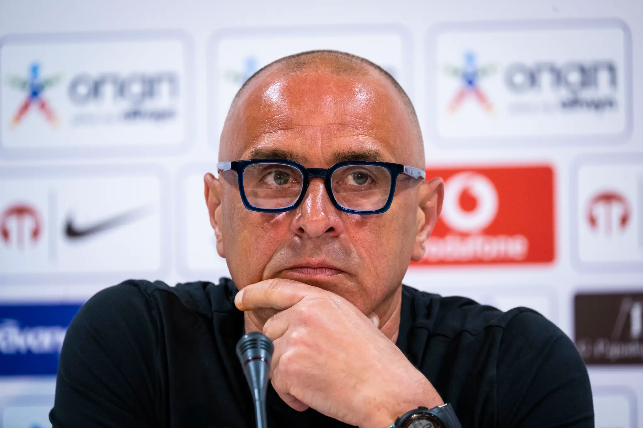Na snímke tréner slovenskej futbalovej reprezentácie Francesco Calzona počas tlačovej konferencie.