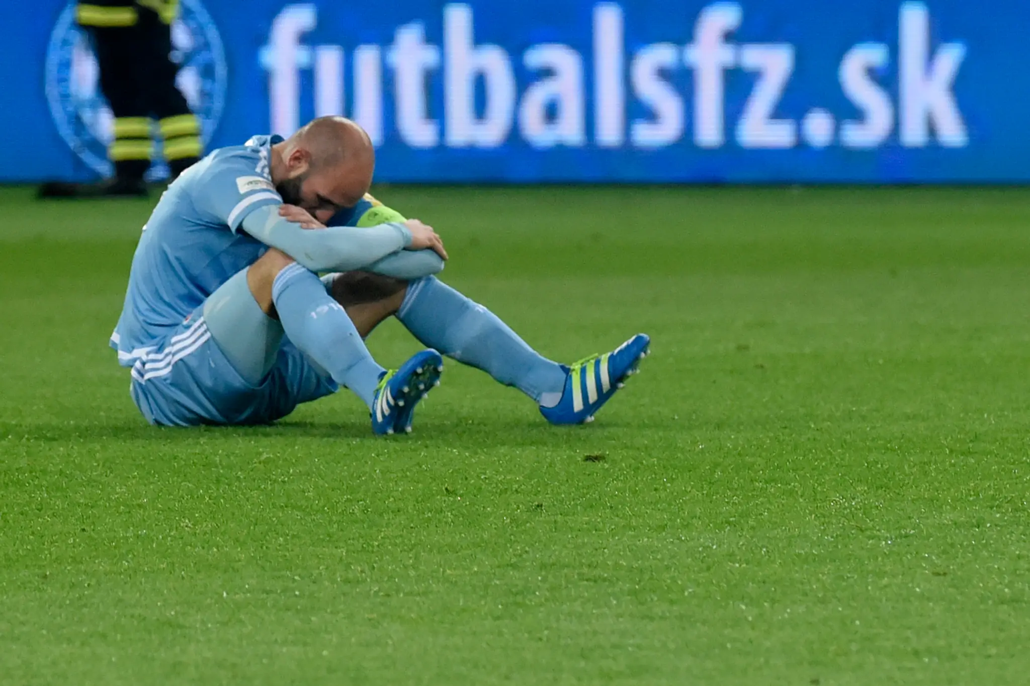 Smutný Róbert Vittek (ŠK Slovan) po prehradom finále Slovnaft Cupu.