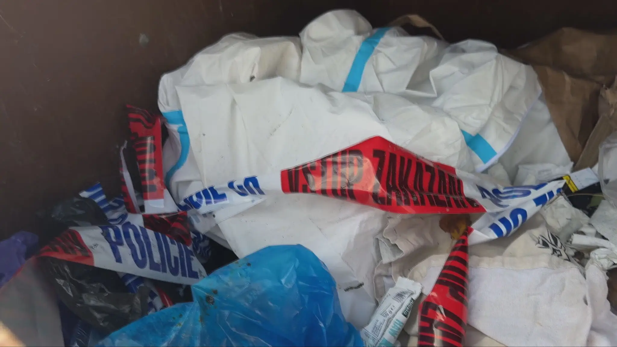 Kontajner, v ktorom objavili novorodenca