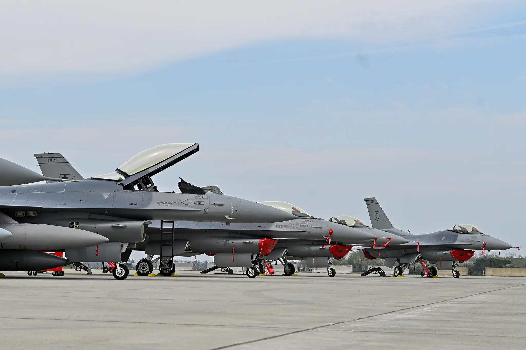 Na Slovensku pristáli ďalšie dve stíhačky F-16