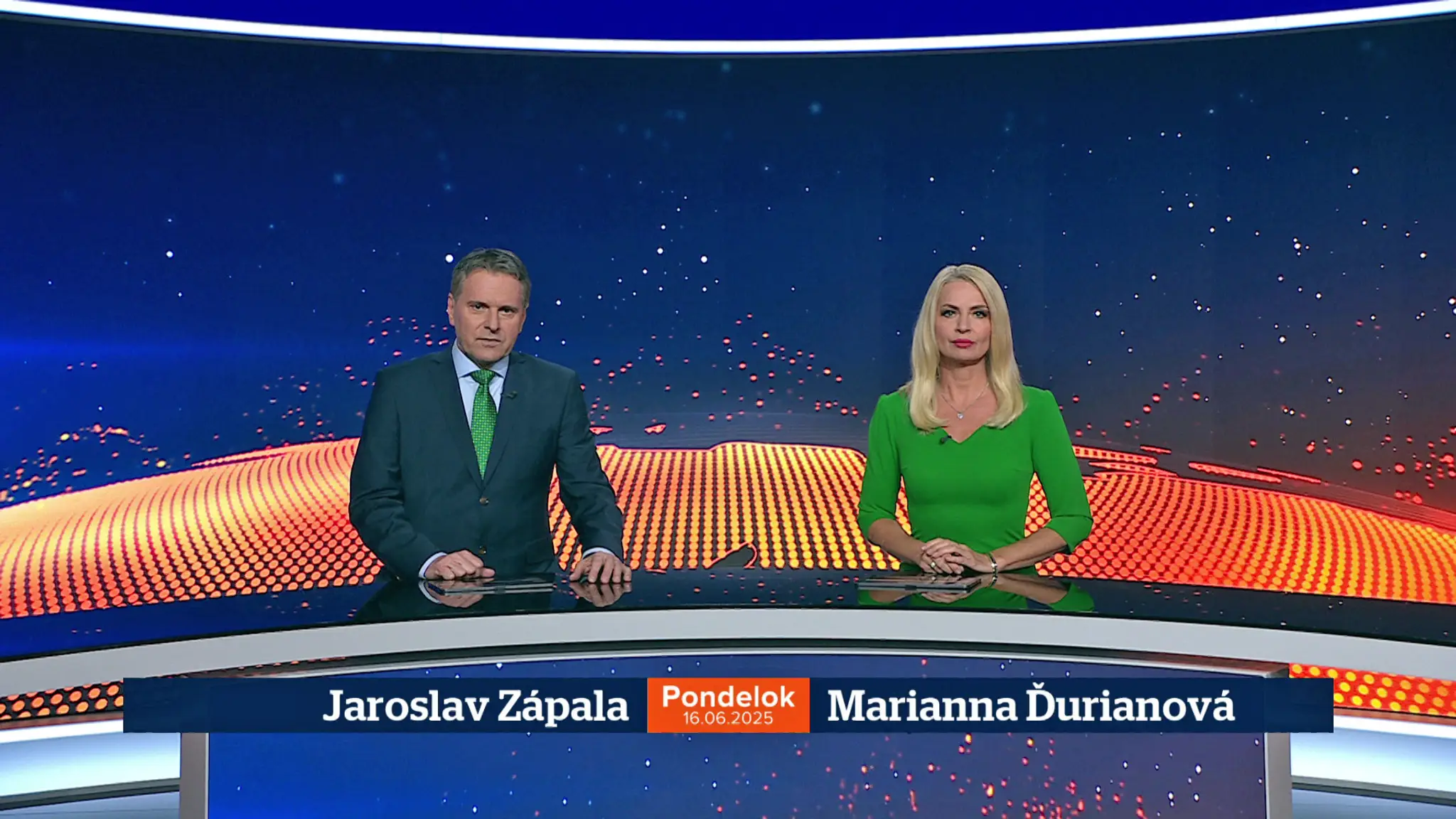 Jaroslav Zápala a Marianna Ďurianová v relácii Televízne noviny