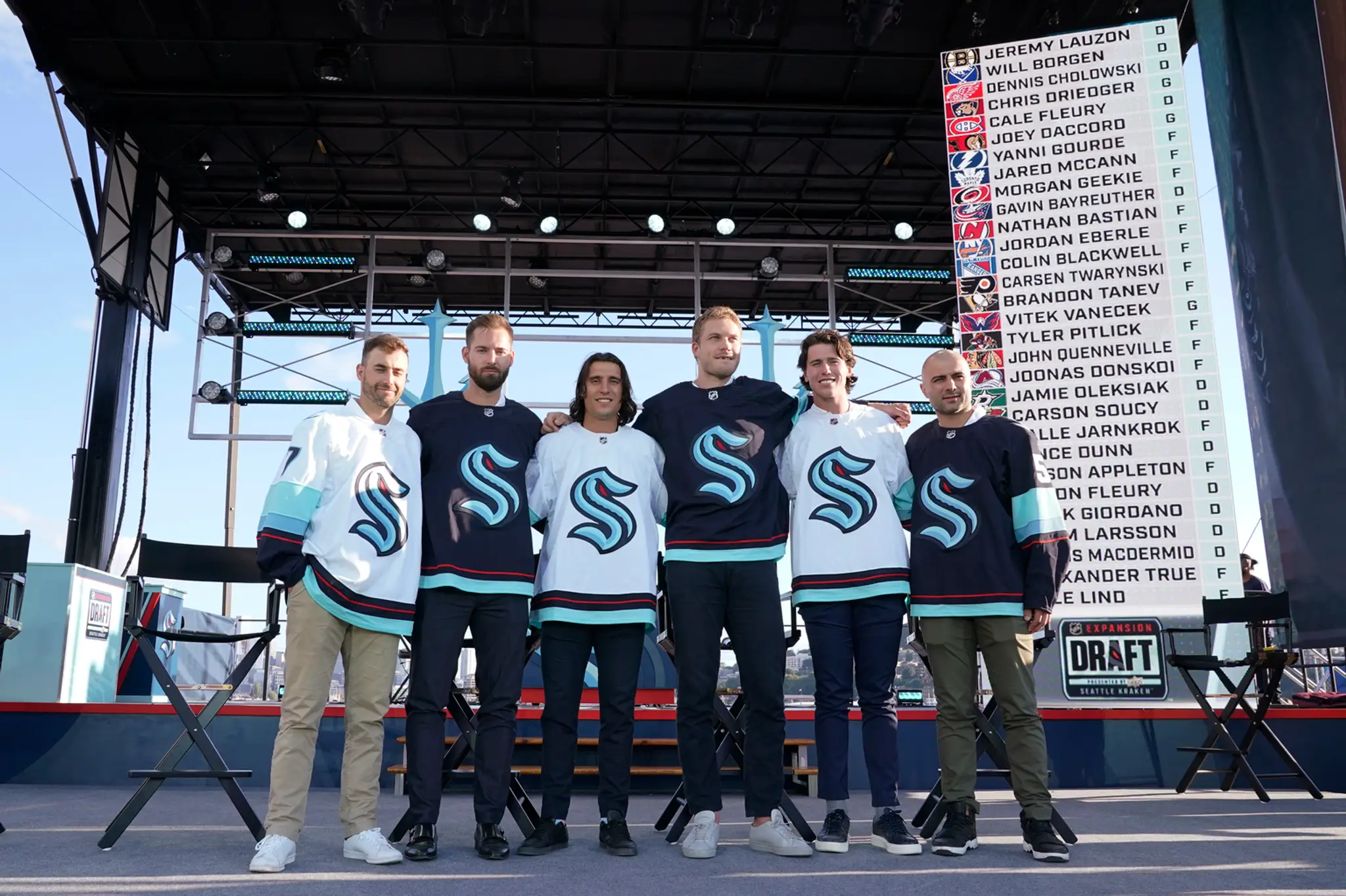 Zľava Jordan Eberle, Chris Dreidger, Brandon Tanev, Jamie Oleksiak, Hadyn Fluery a Mark Giordano.