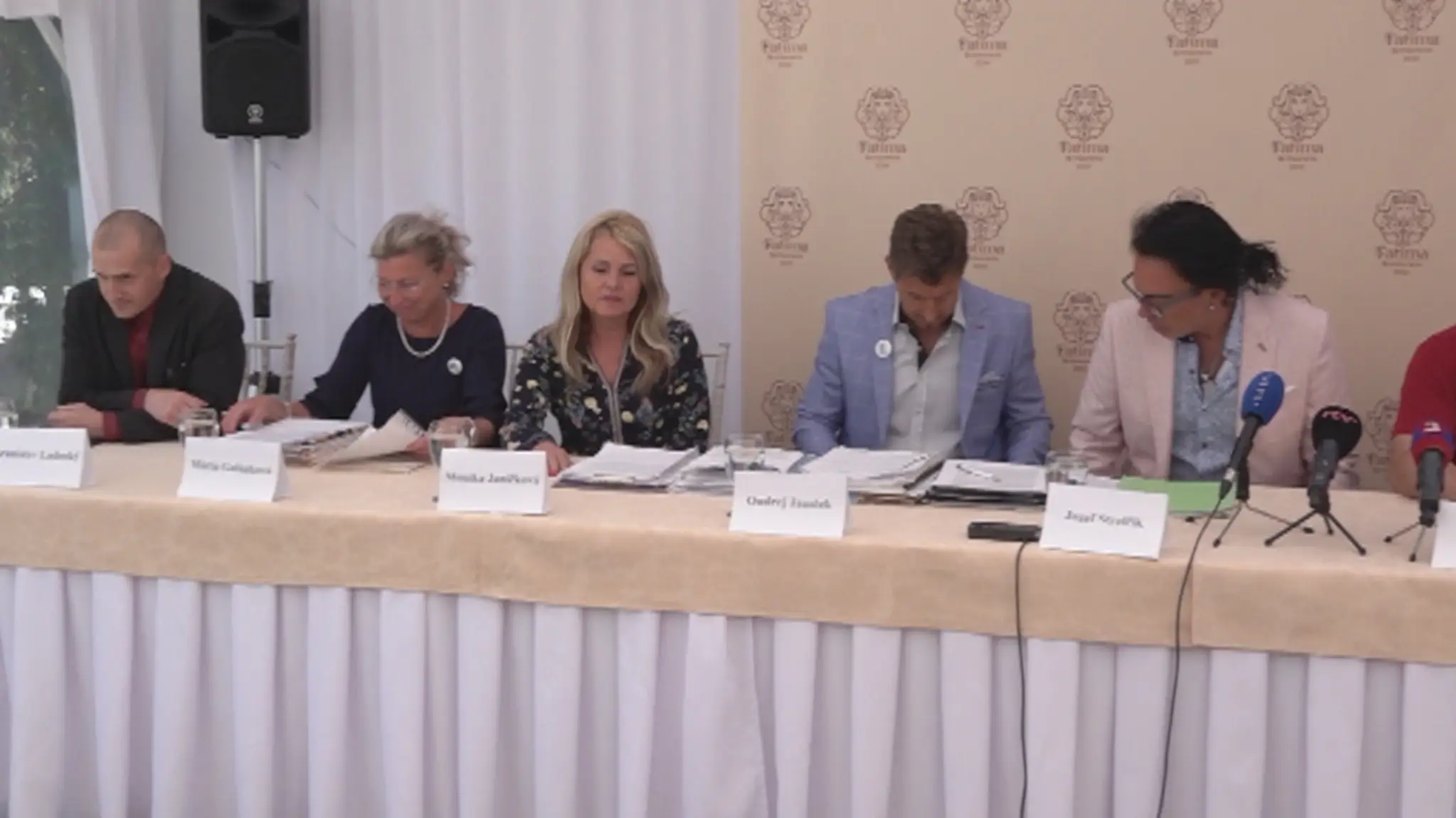 Na tlačovú konferenciu prišli odsúdení aj svedkovia. 