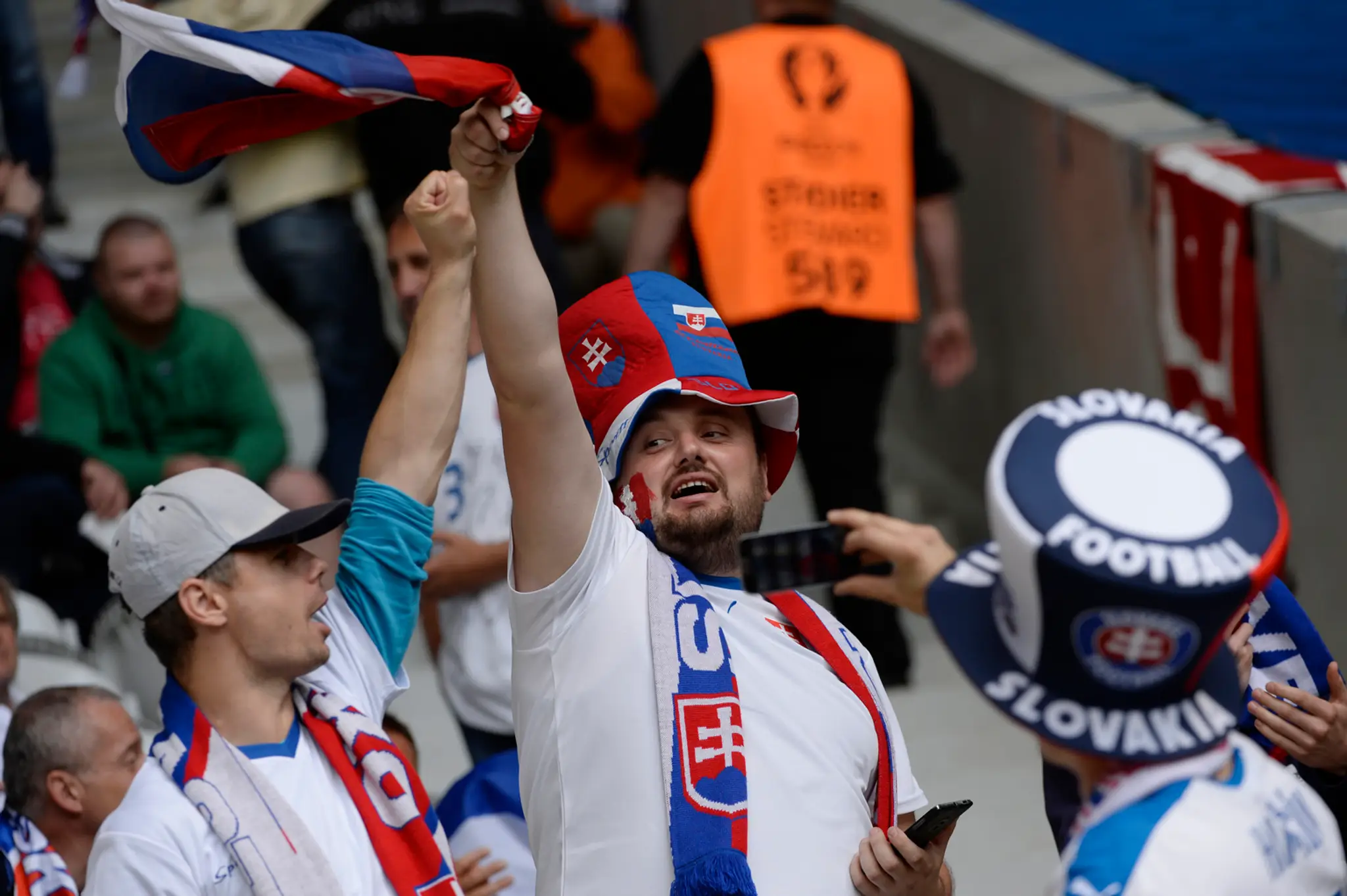 Pozitívne naladení slovenskí fanúšikovia pred duelom s Nemeckom na ME.