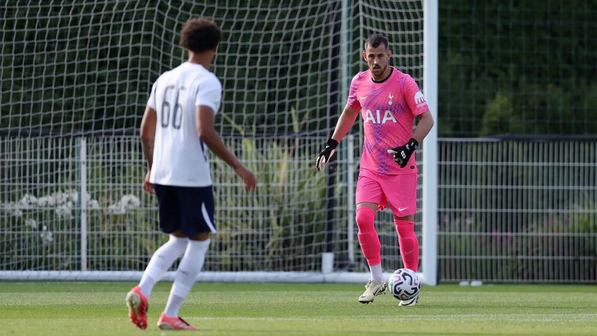 Martin Dúbravka pri premiére za Tottenham