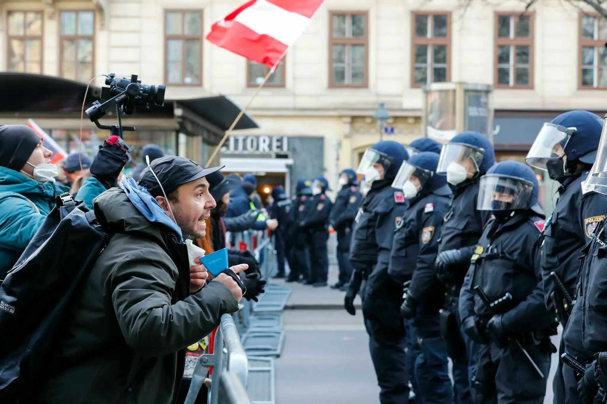 Protest nezaočkovaných Rakúšanov.