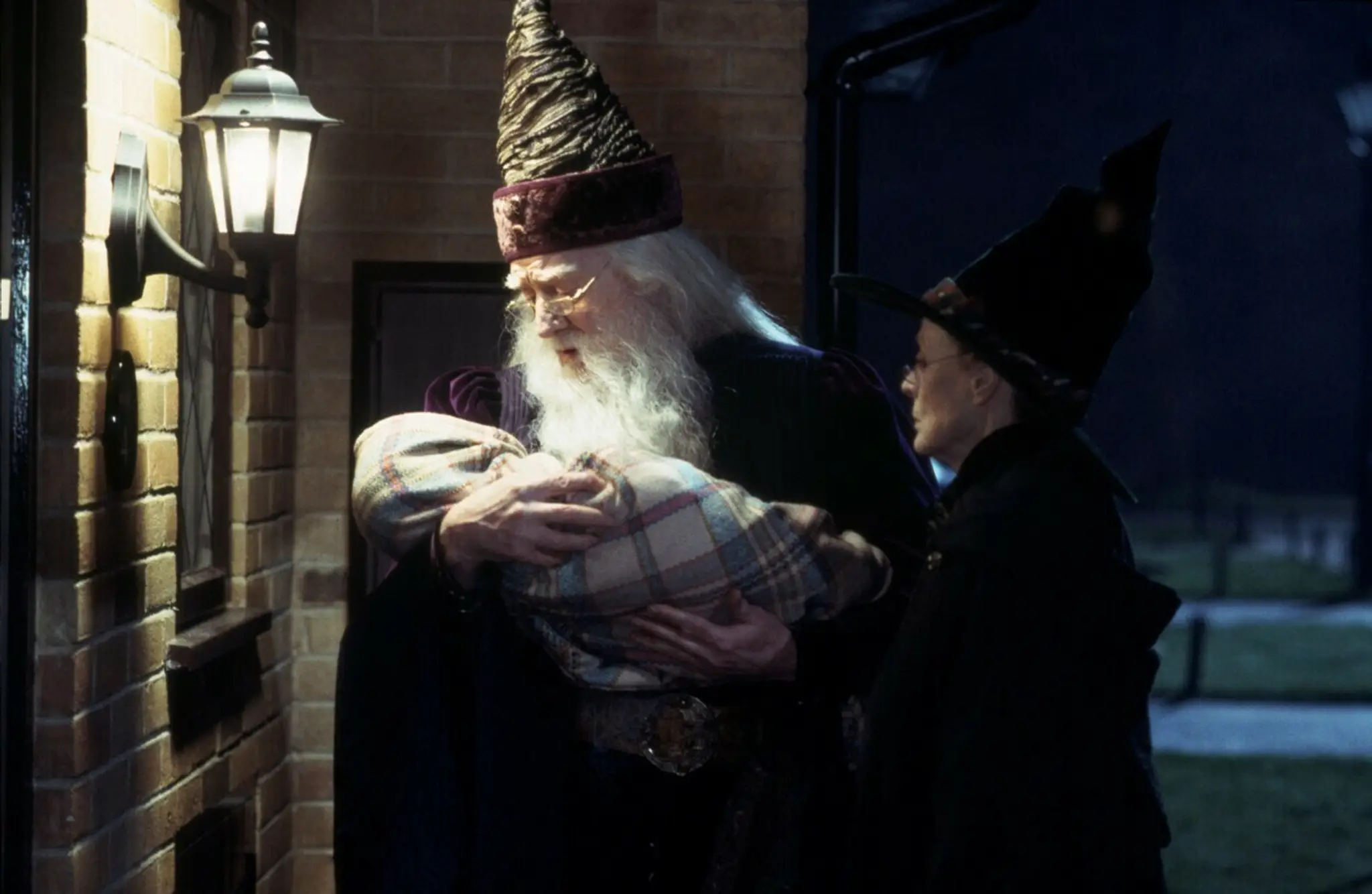 Záber z filmu Harry Potter a Kameň mudrcov (na snímke Richard Harris a Maggie Smith)