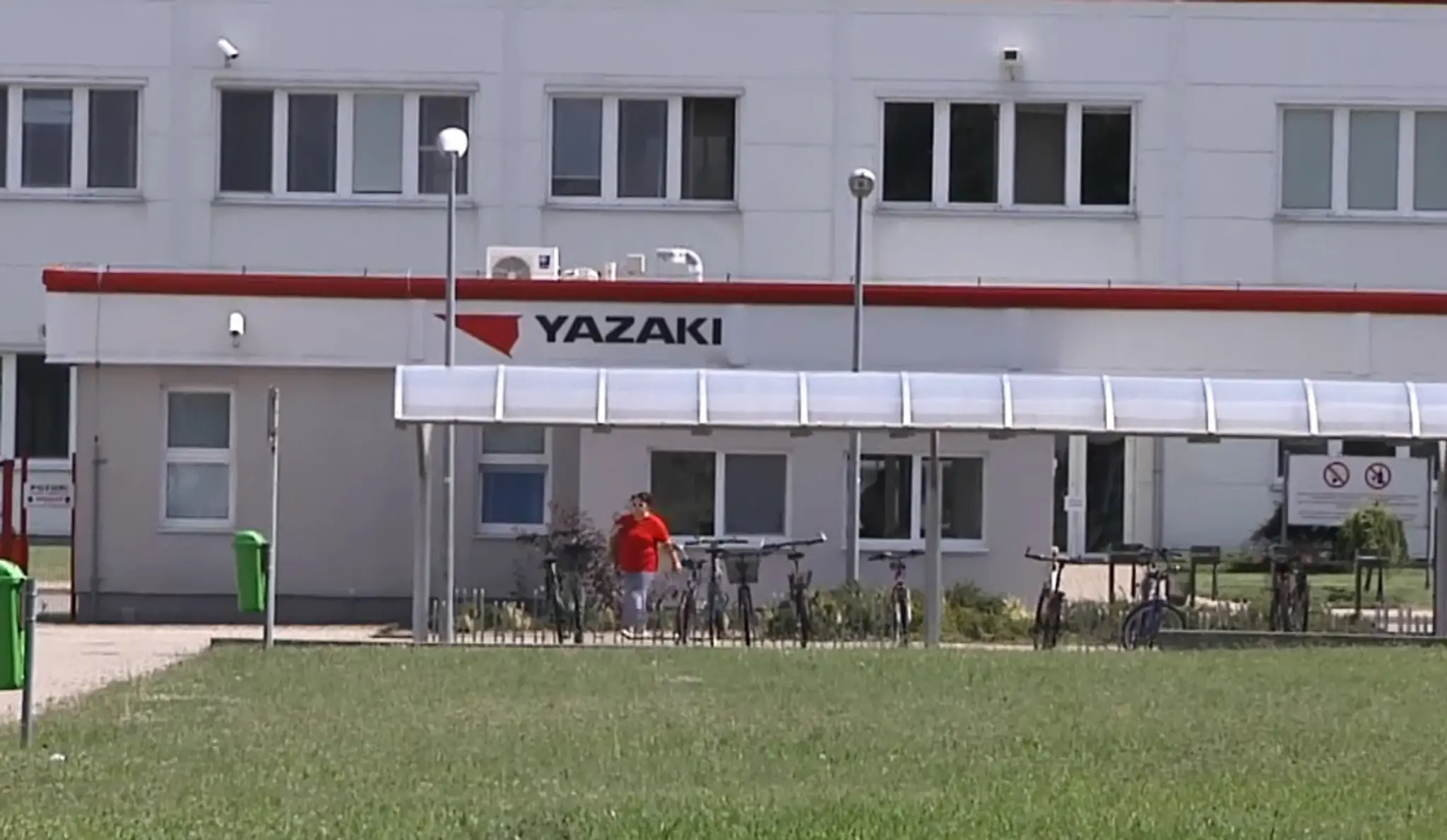 Stovky zamestnancov spoločnosti YAZAKI Michalovce majú strach. Šepká sa o prepúšťaní