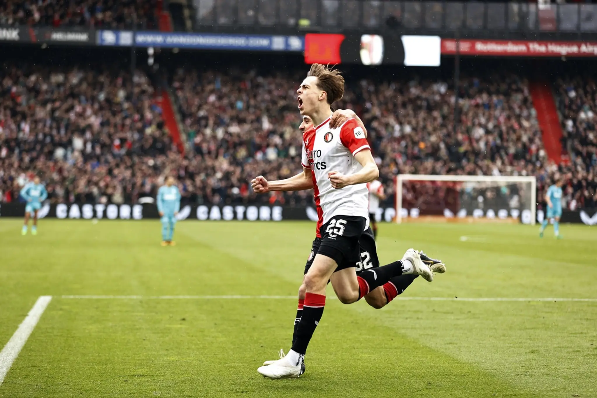 Leo Sauer spečatil triumf Feyenoordu.