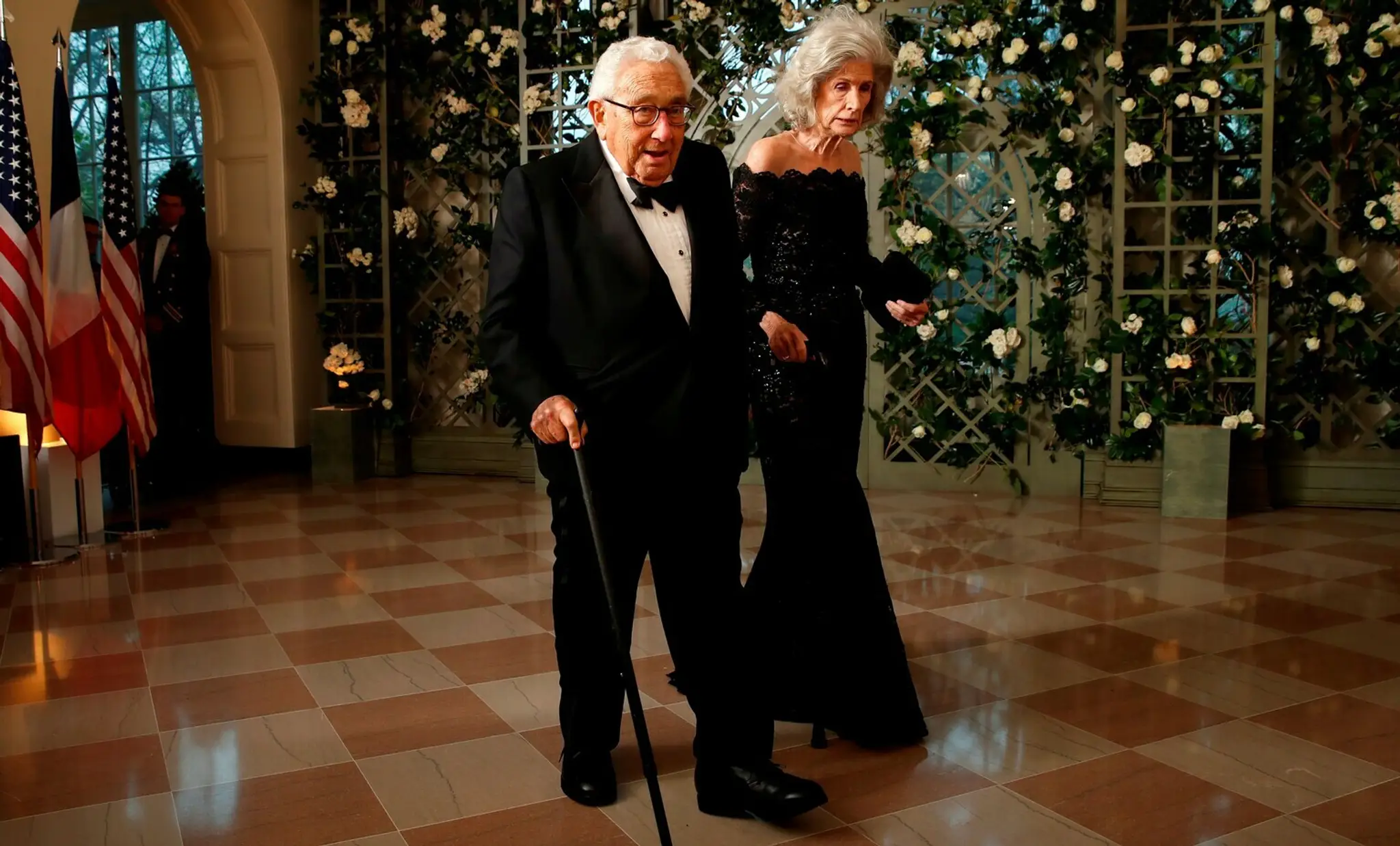 Henry Kissinger a jeho manželka Nancy.
