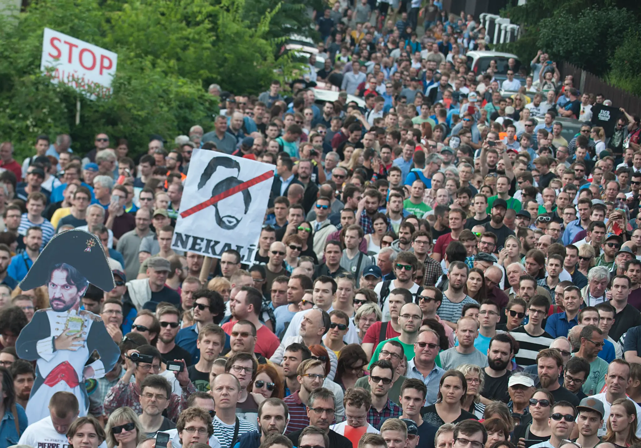 Protest pred Bonaparte.