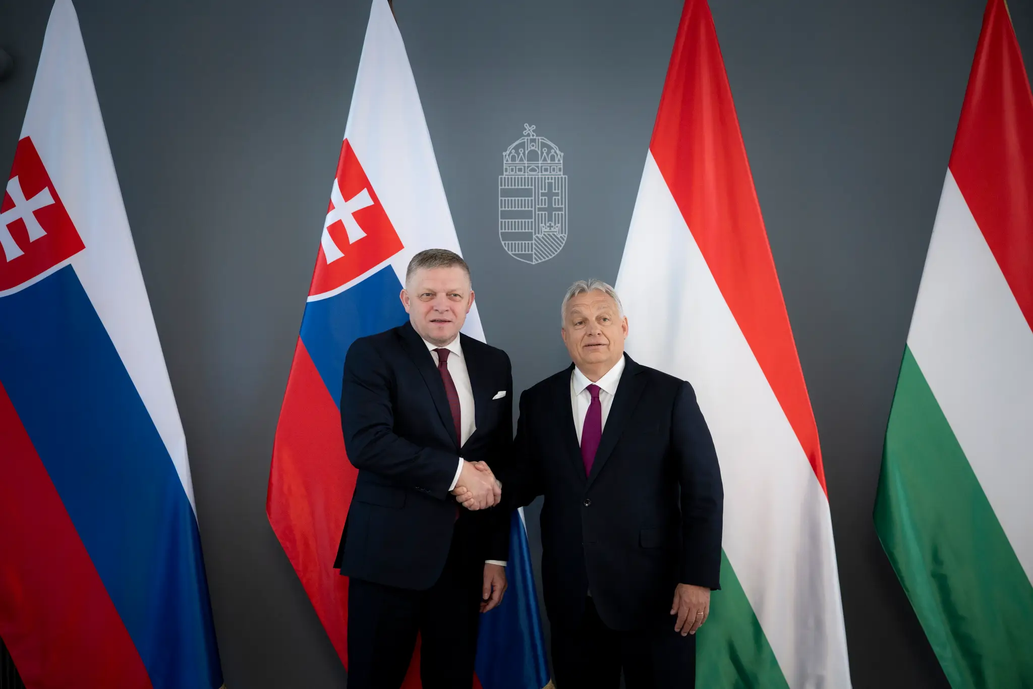 Premiér SR Robert Fico pricestoval do Budapešti