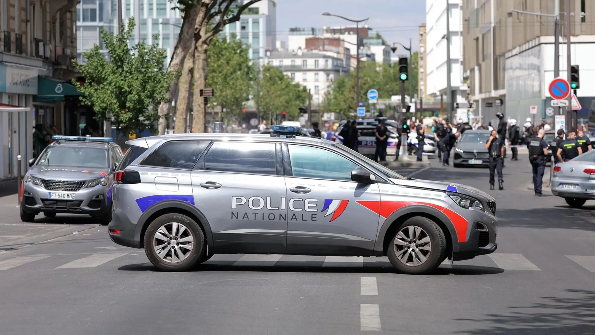 Polícia zasahuje v Paríži po útoku nožmi