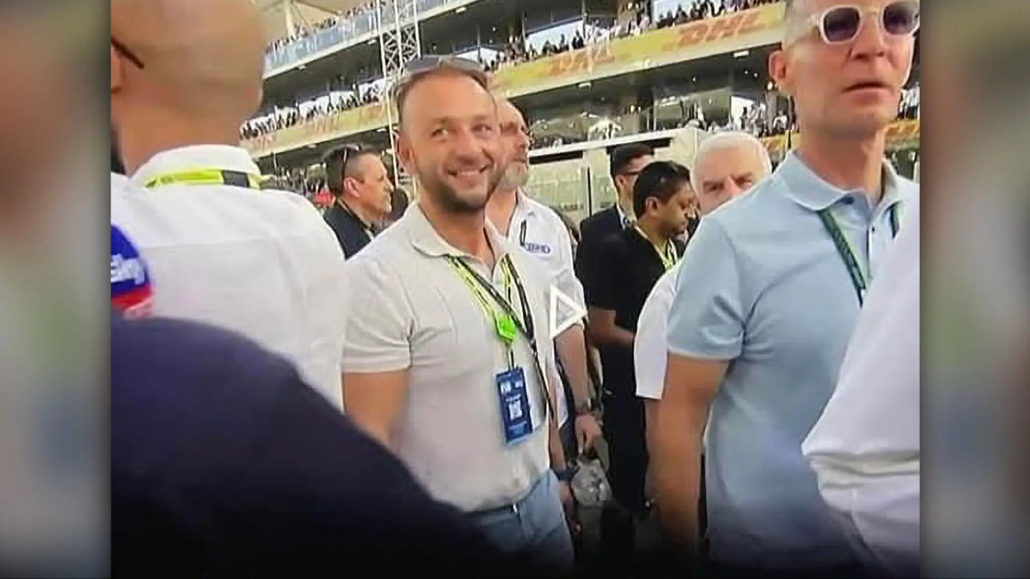 Prípad cesty Matúša Šutaja Eštoka na F1 v Abú Zabí sa opäť vracia k polícii.