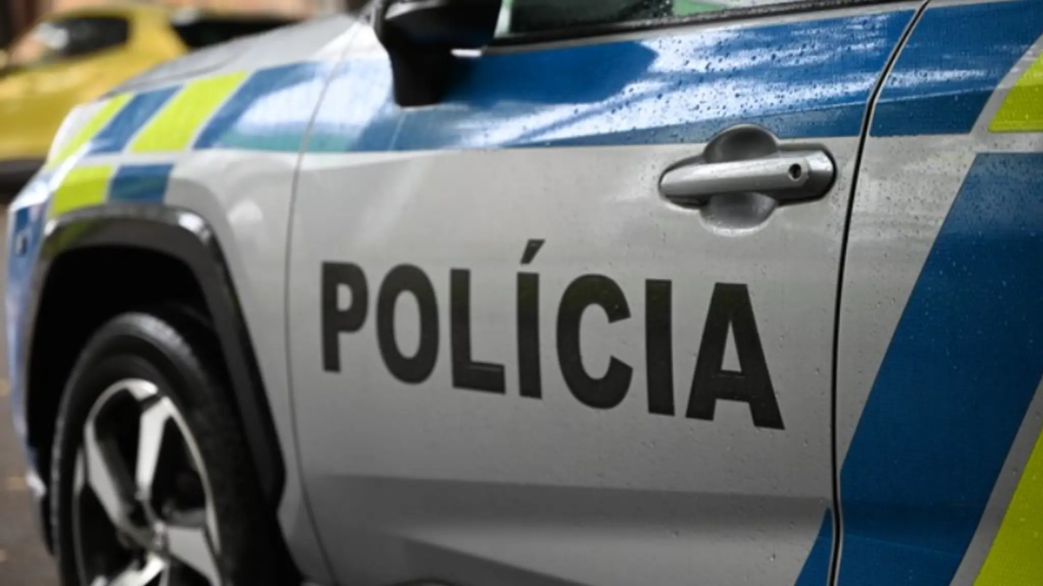 Polícia.