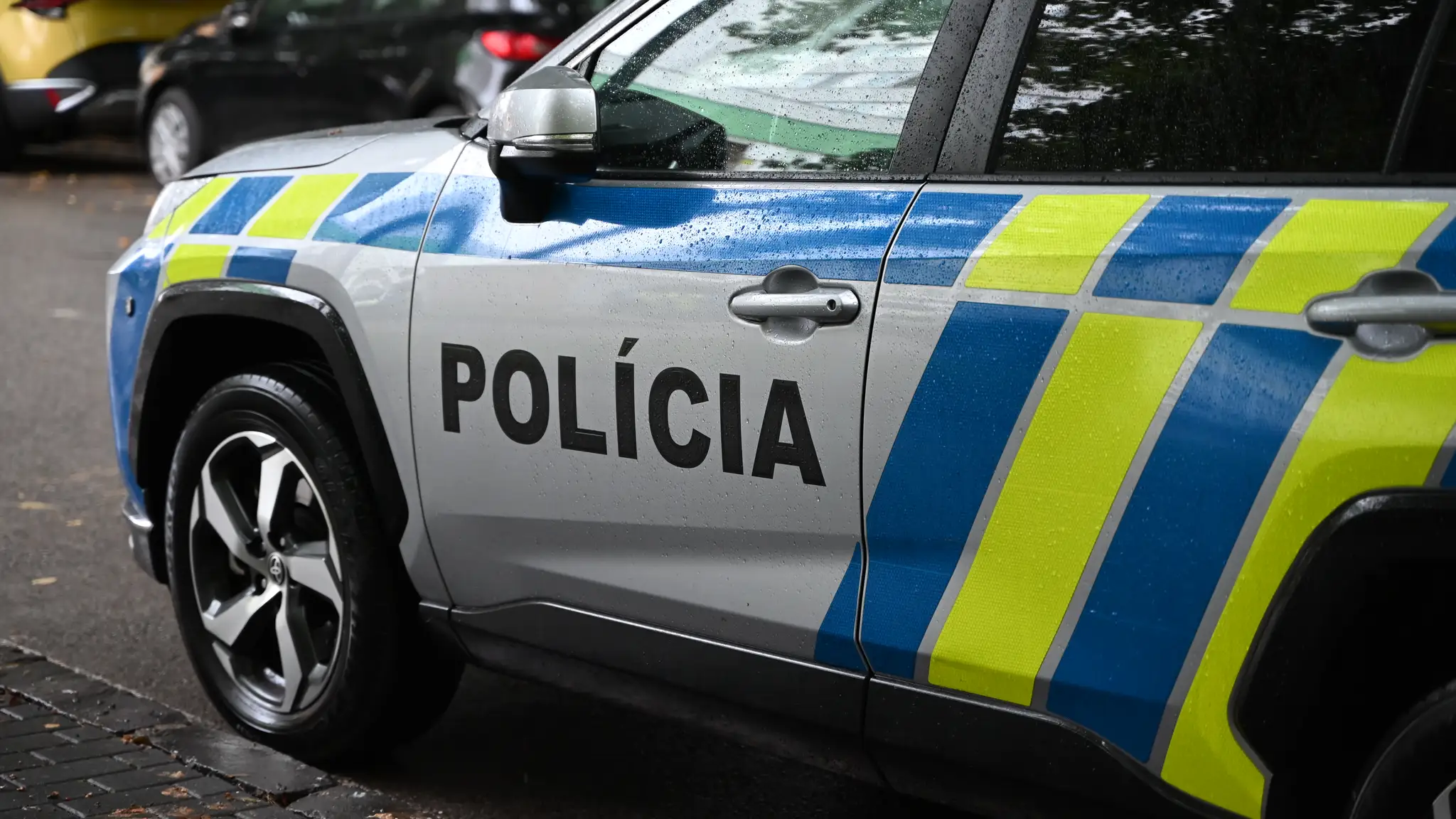 Polícia, policajné auto. Ilustračná snímka