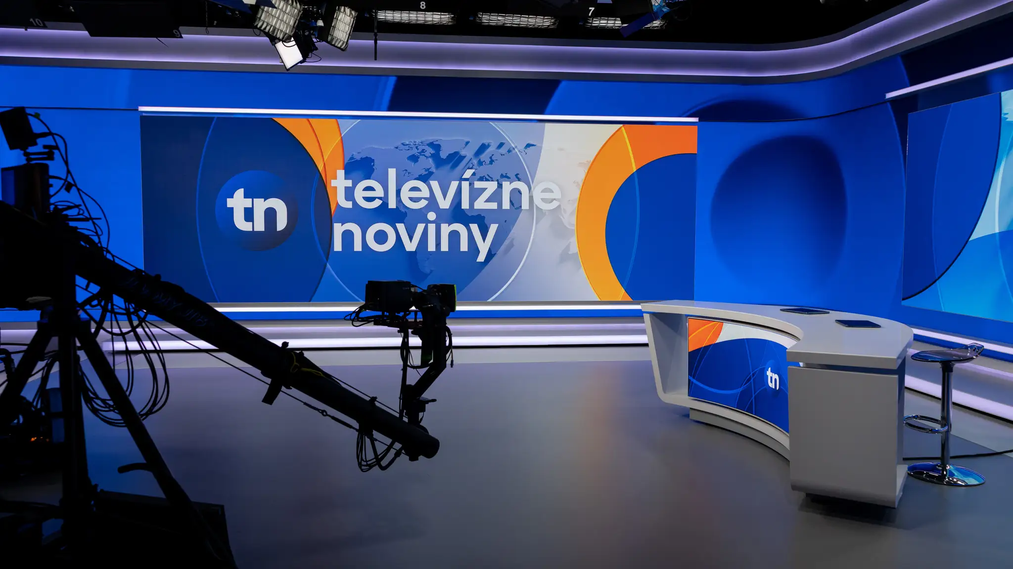 Nová podoba spravodajstva s moderným štúdiom a jednotným vizuálom