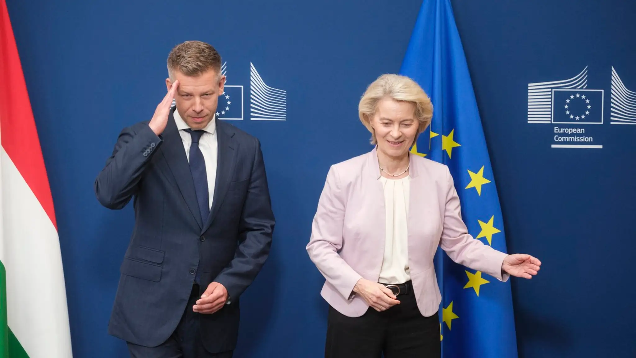 Péter Magyar a Ursula von der Leyeno´vá na samite EÚ v Bruseli.
